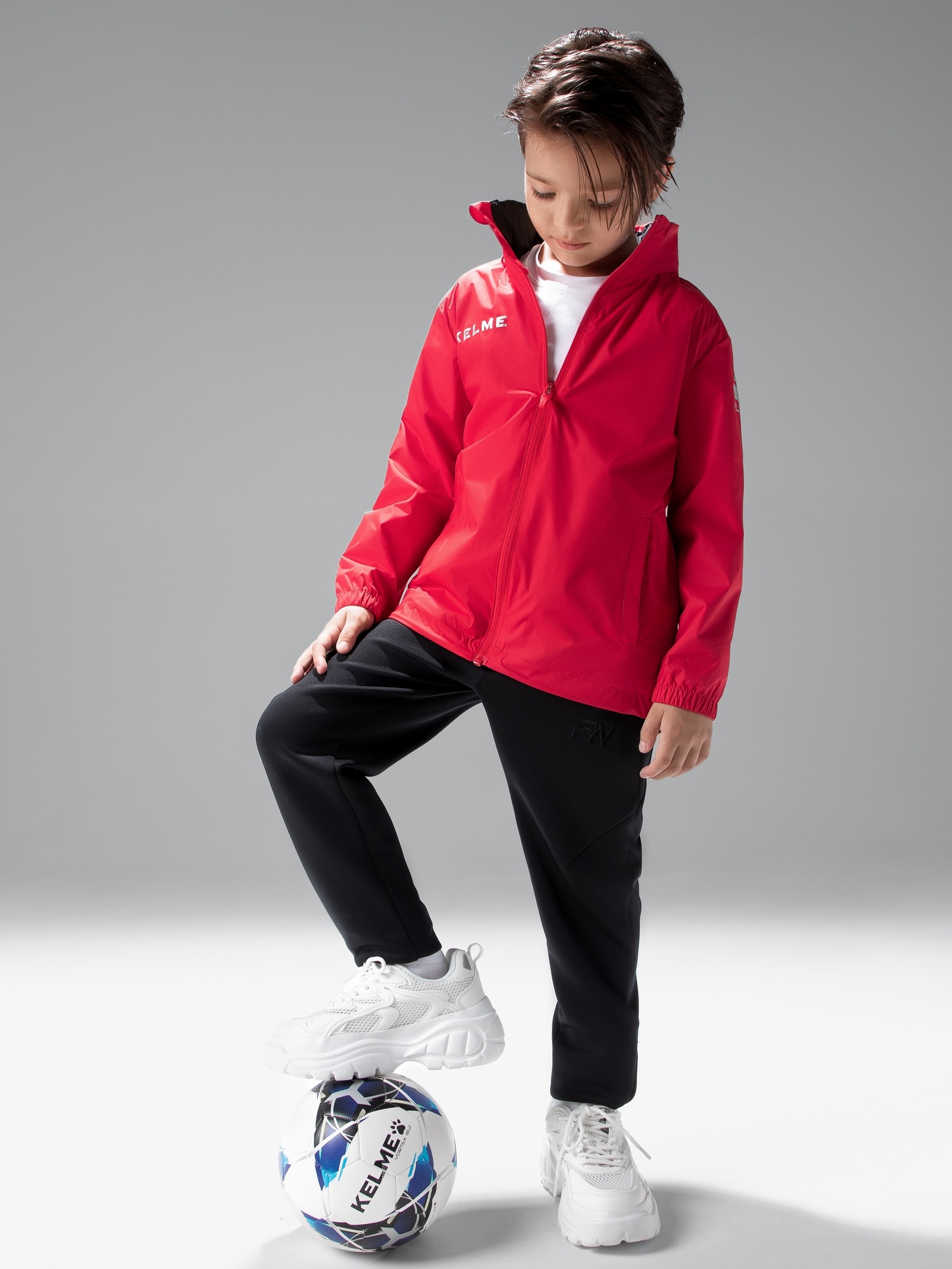 Детская ветровка Kelme Children's Raincoat 3803241-600 Red