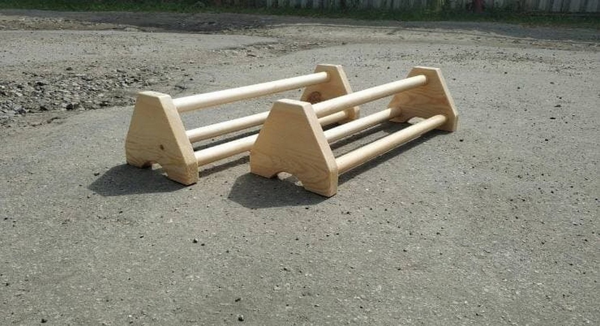 Стоялки деревянные напольные 