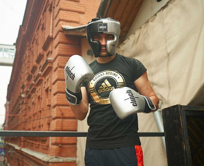 Шлем боксерский Clinch Punch 2.0 C145 черно-серебристый