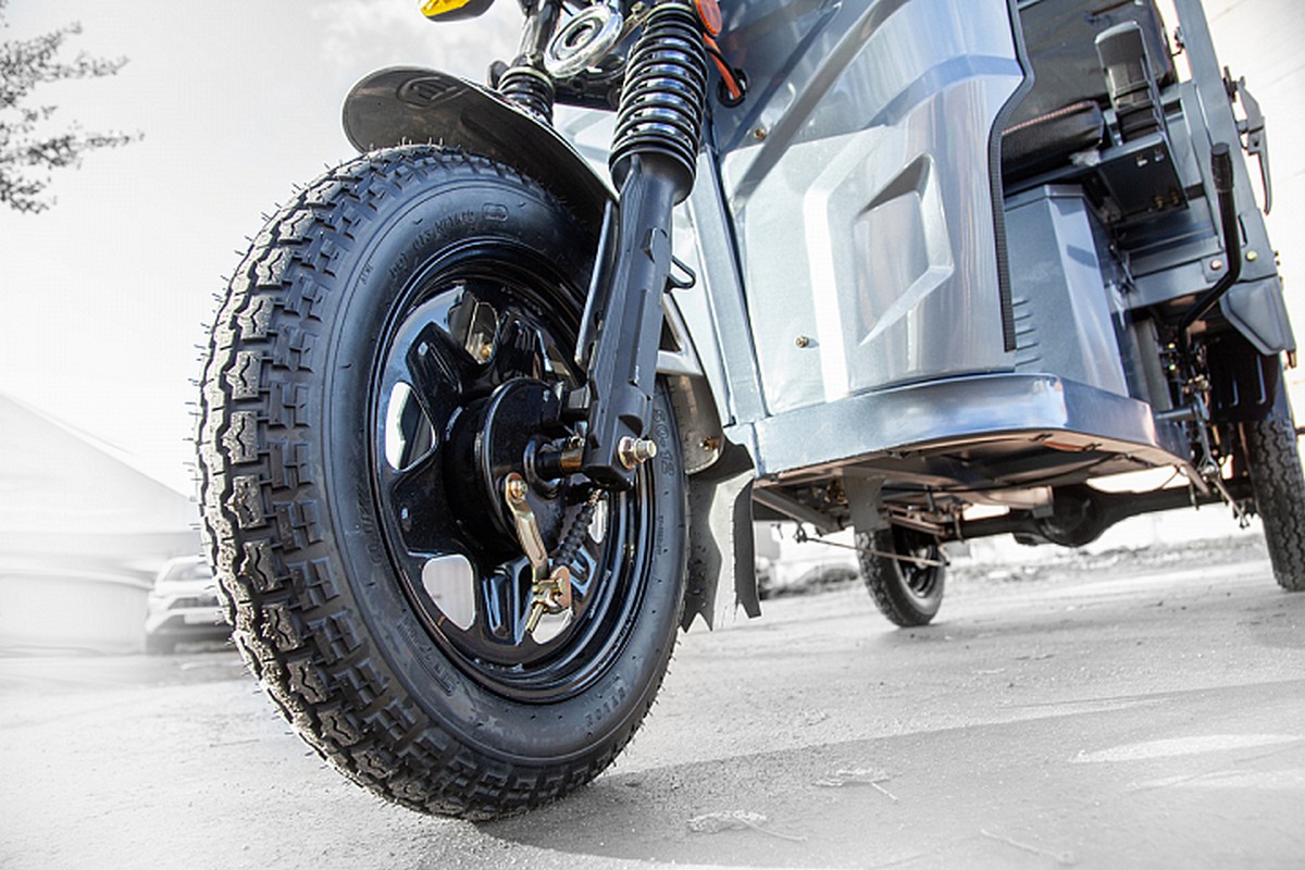 Грузовой электротрицикл RuTrike Мастер 1500 60V1000W 024452-2814 черный матовый