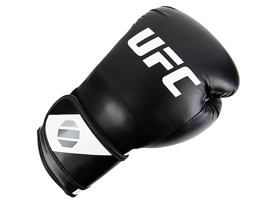 Боксерские перчатки UFC тренировочные для спаринга 6 унций UHK-75106