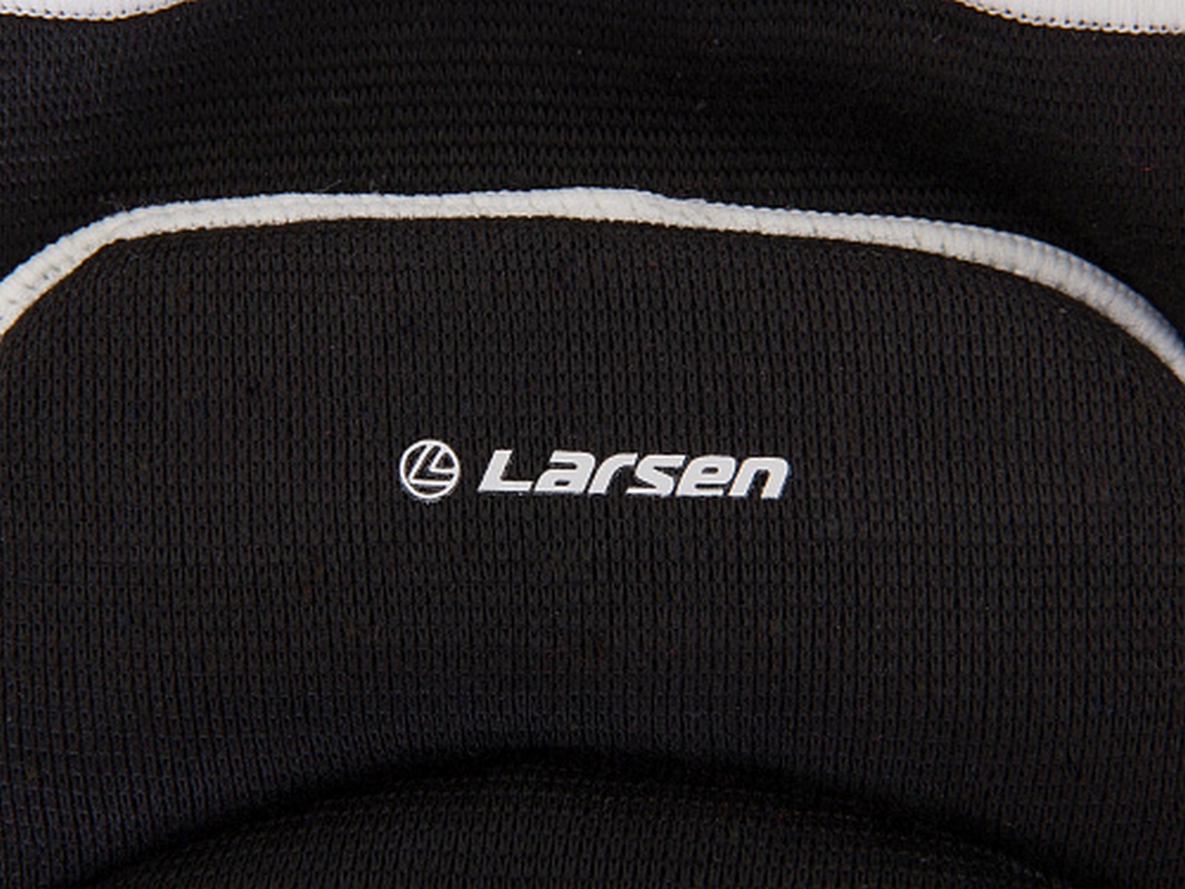 Защита колена Larsen 6753 черный