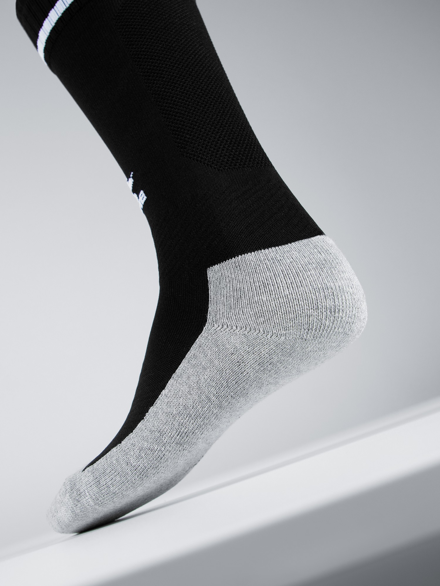 Детские гетры Kelme Children's Football Socks 8101WZ3001-003 Black