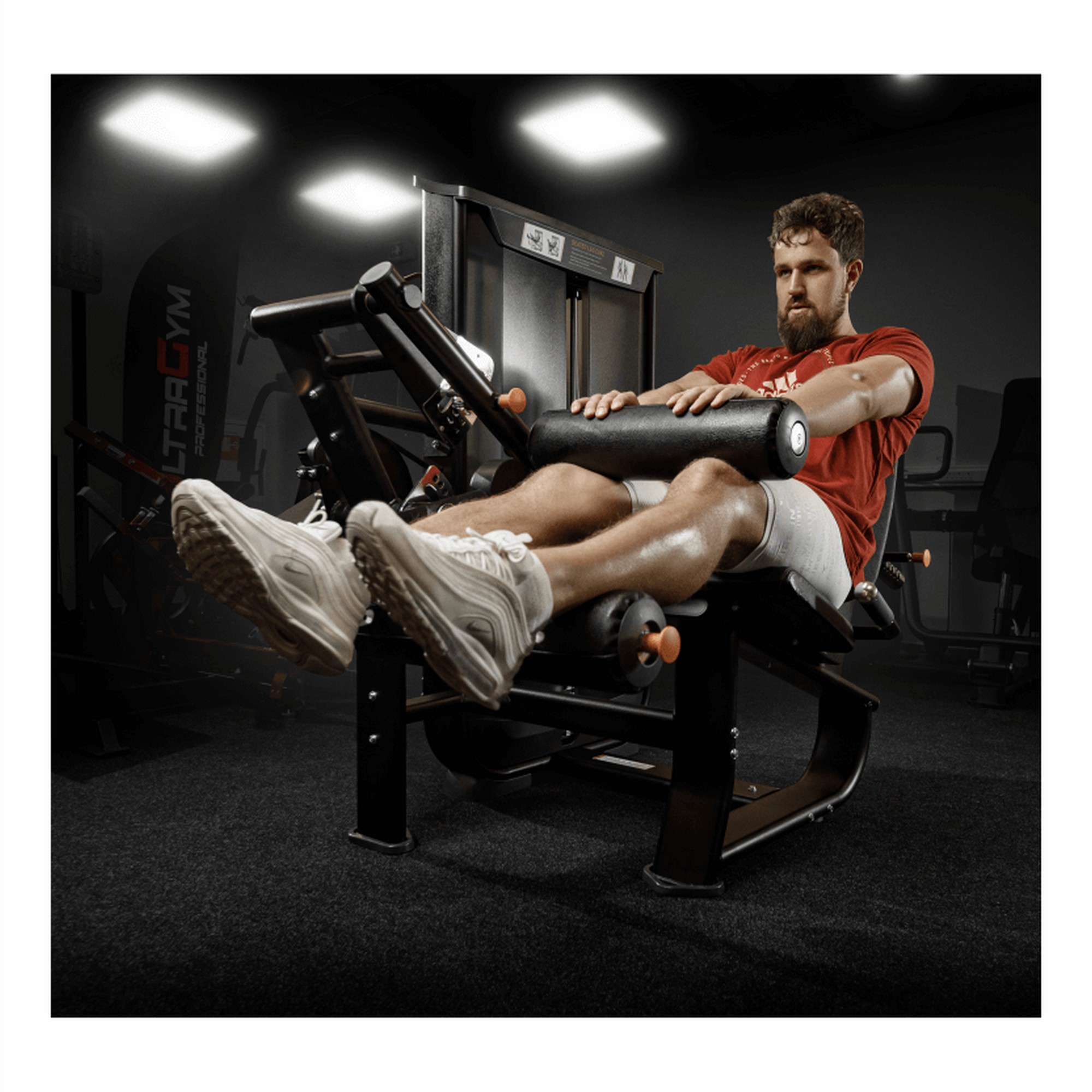 UltraGym UG-CL505: Сгибание Ног