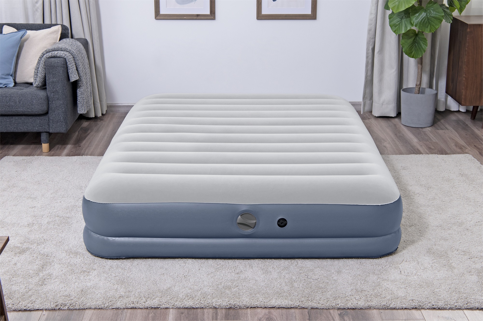 Надувная кровать Tritech 152x203x36см, со встр. USB насосом 3.7В, до 300кг Bestway 6716T