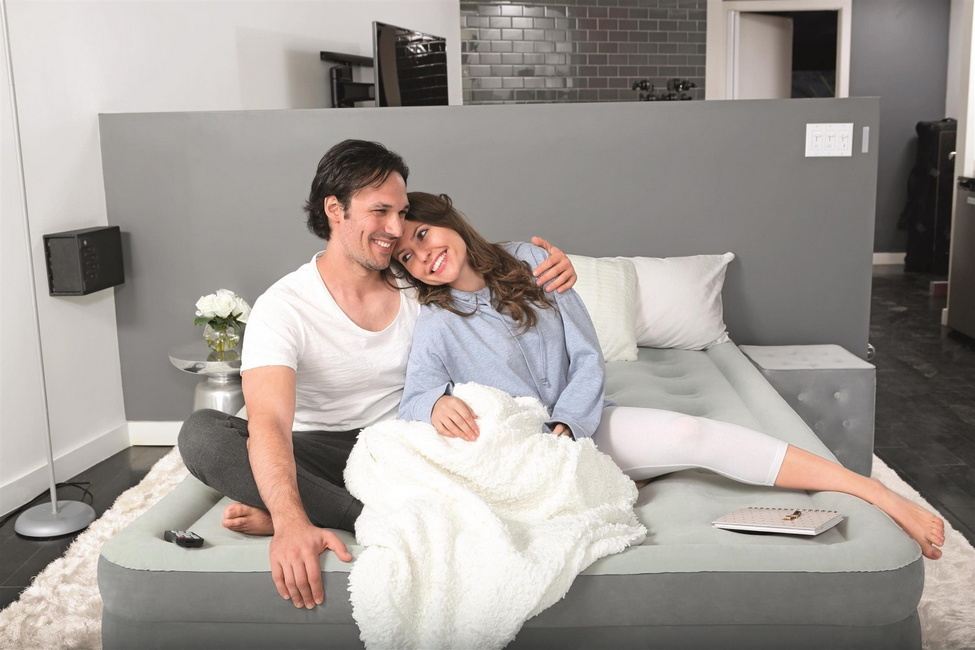 Надувная кровать Bestway Alwayzaire 203х152х46 см с автоподкачкой 67624