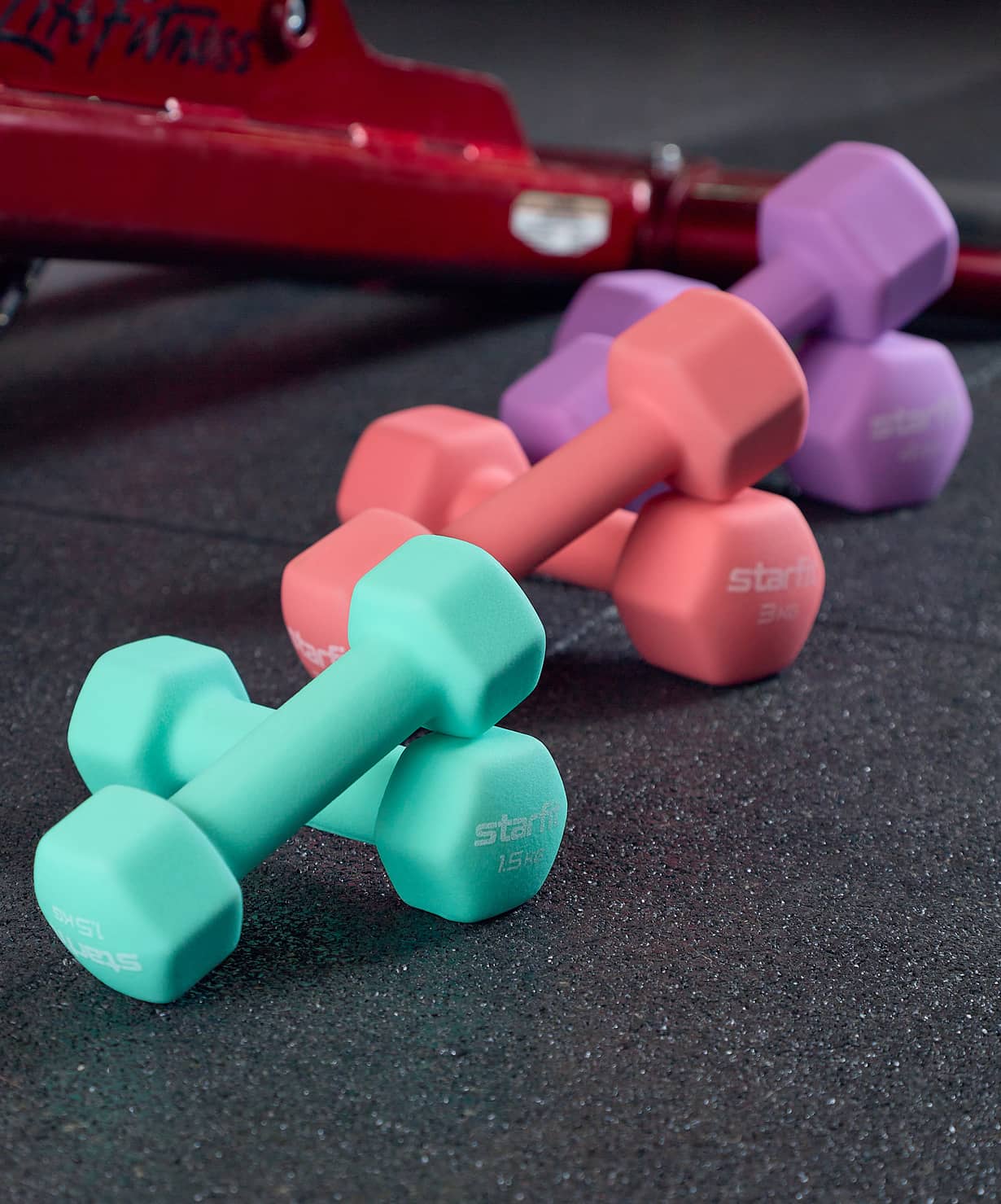 Гантель неопреновая Star Fit DB-201 3 кг, коралловый
