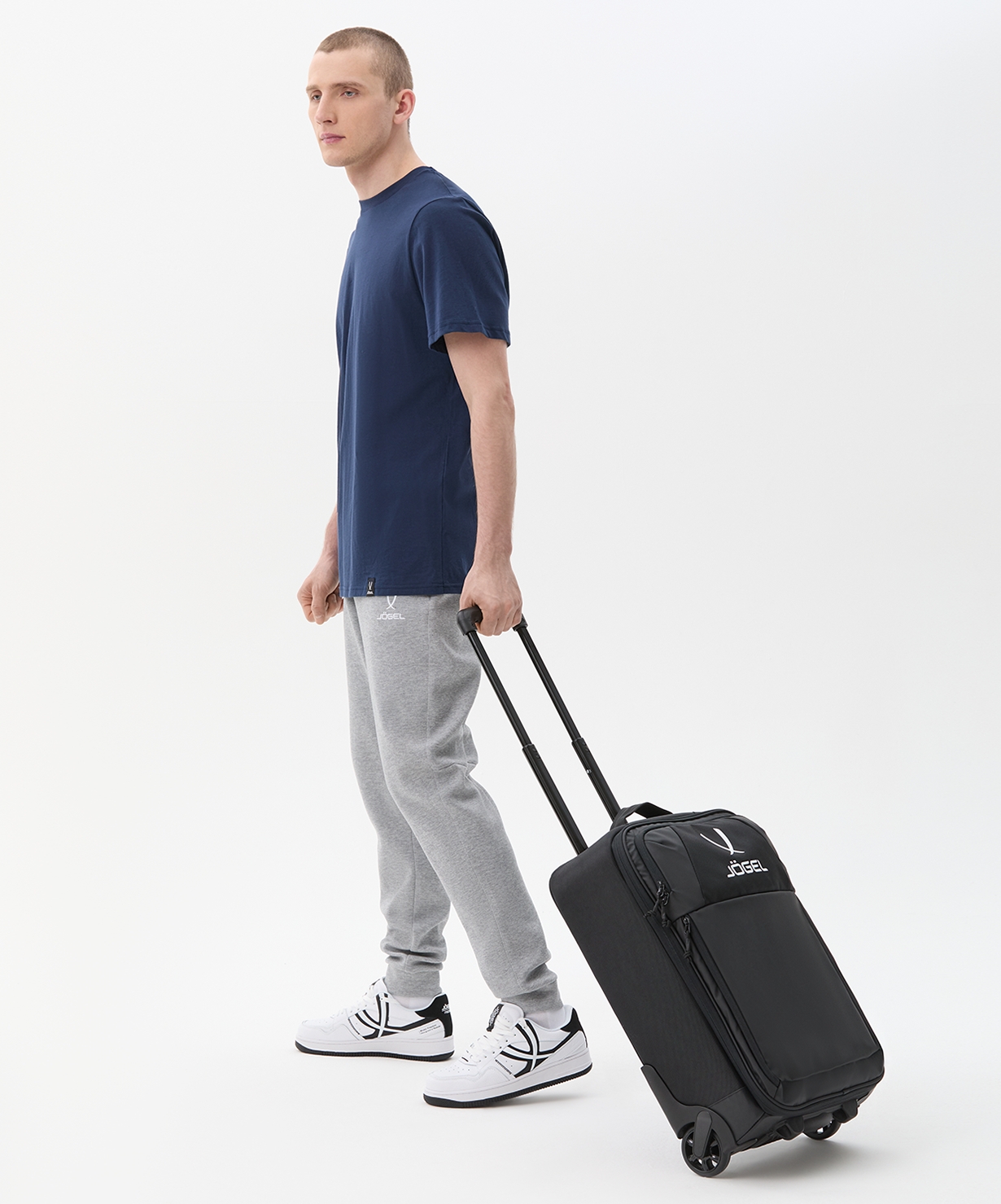 Чемодан Jogel PREMIER Team Trolley S, черный