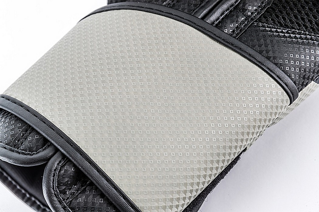 Боксерские перчатки UFC PRO Performance Rush Black,14oz