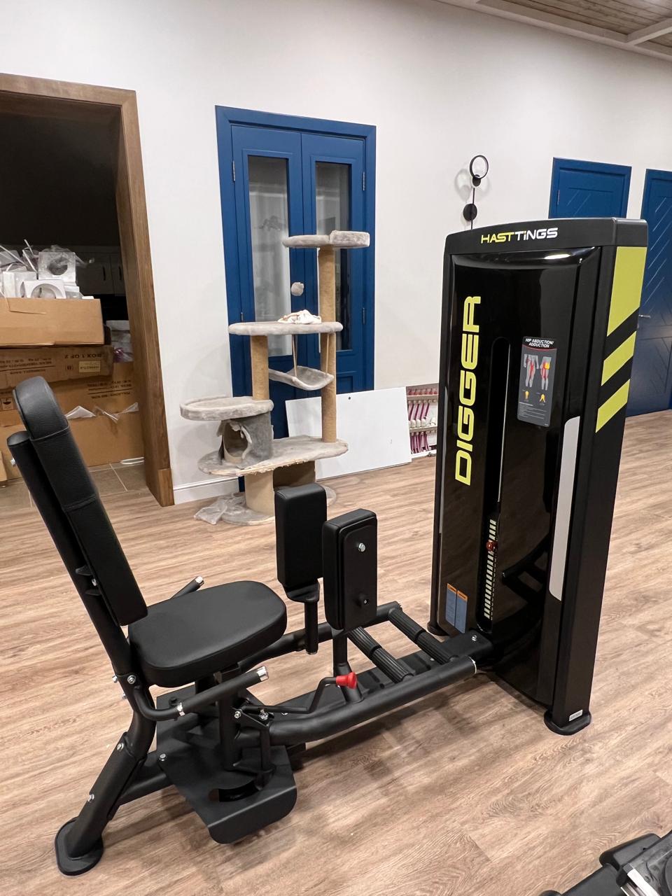 Hasttings Digger HD020-1 Сведение и Разведение Ног Сидя | Premium Fitness