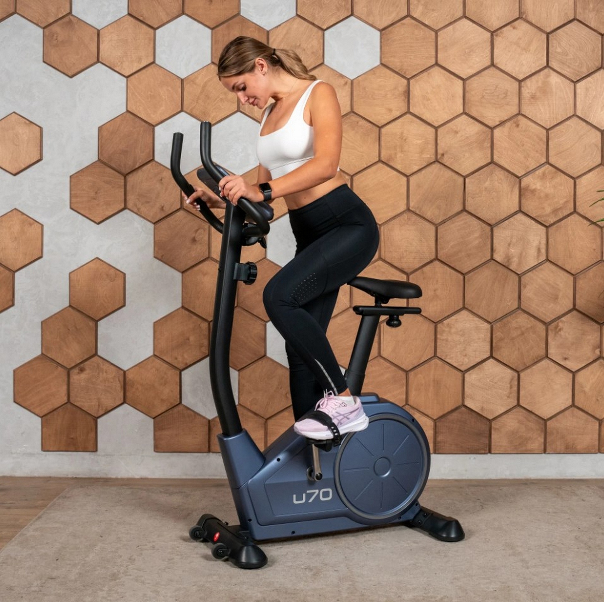 Велотренажер домашний Carbon Fitness U70