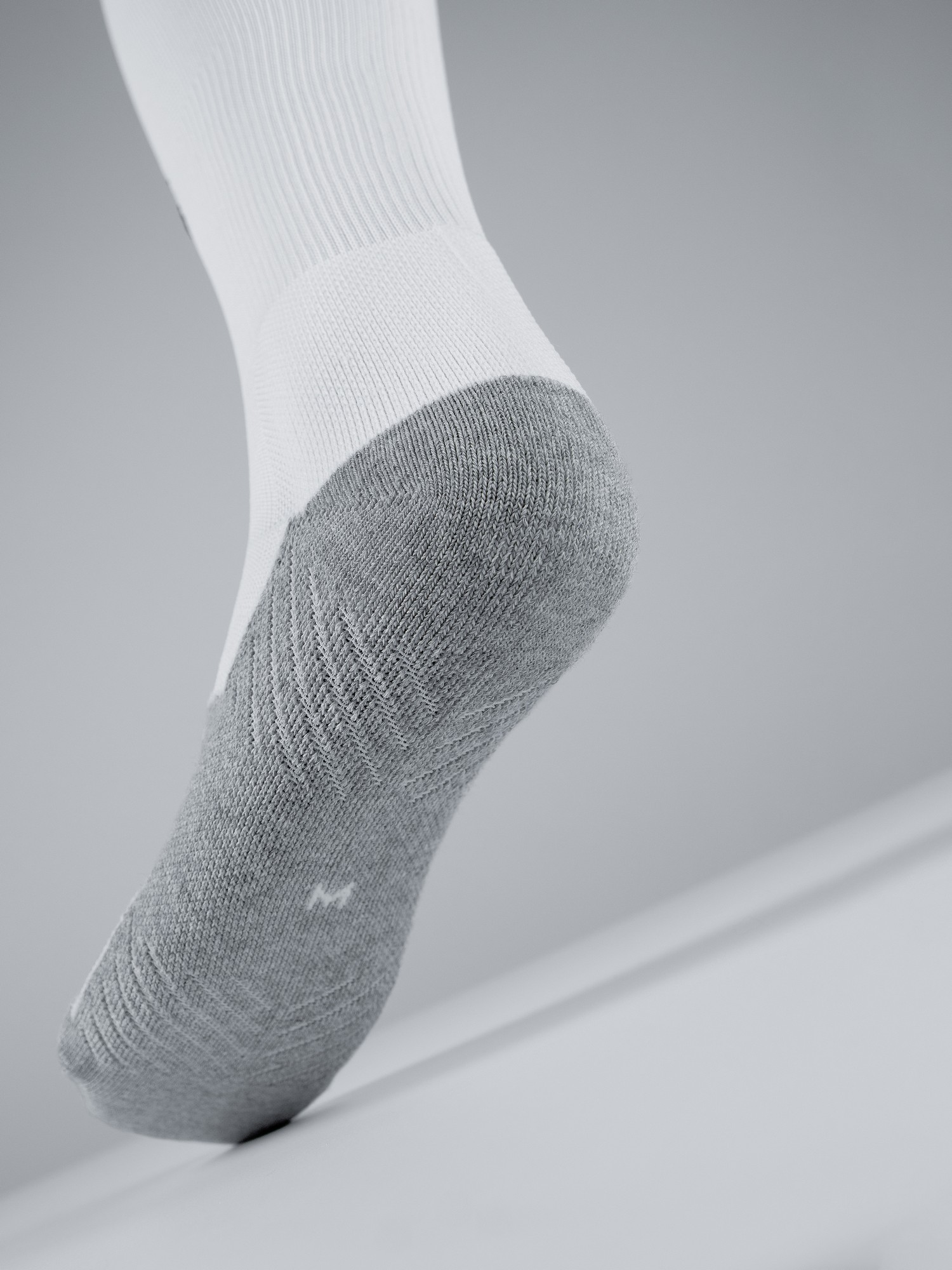 Гетры Kelme Elastic Mid-Calf Football Sock K15Z908-103 White