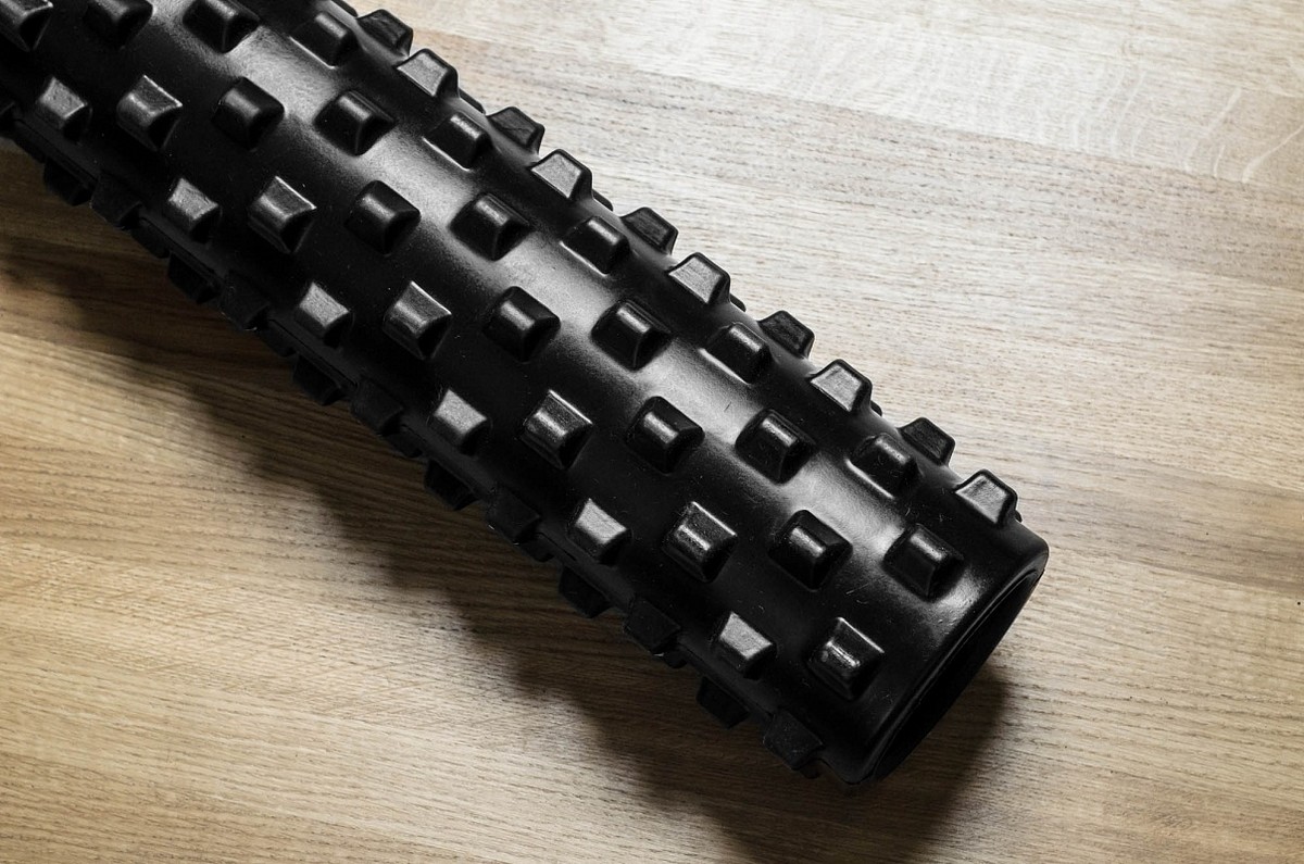 Роллер массажный YouSteel Grid foam roller, 780х150мм черный