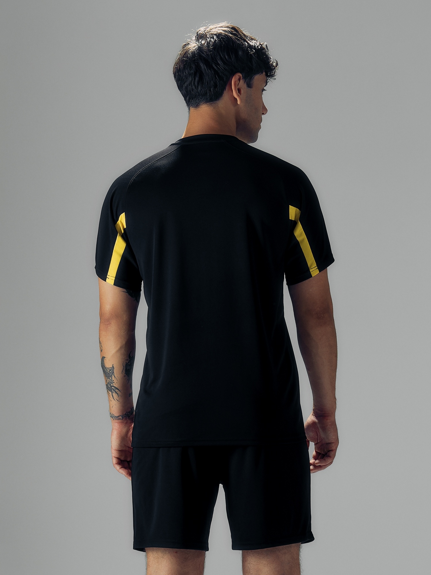 Футбольная форма Kelme Football Suit 7351ZB1129-005 Black\Yellow