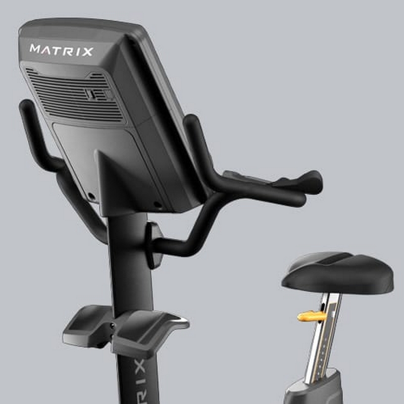Вертикальный велотренажер Matrix Endurance с консолью LED U-ES-F/LED-C