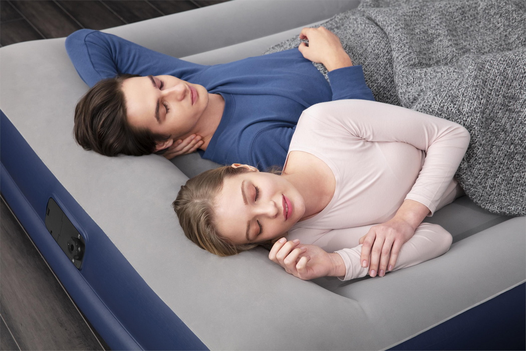 Надувная кровать Bestway Tritech Airbed 203х152х36см с подголовником, встр. электронасос 67725