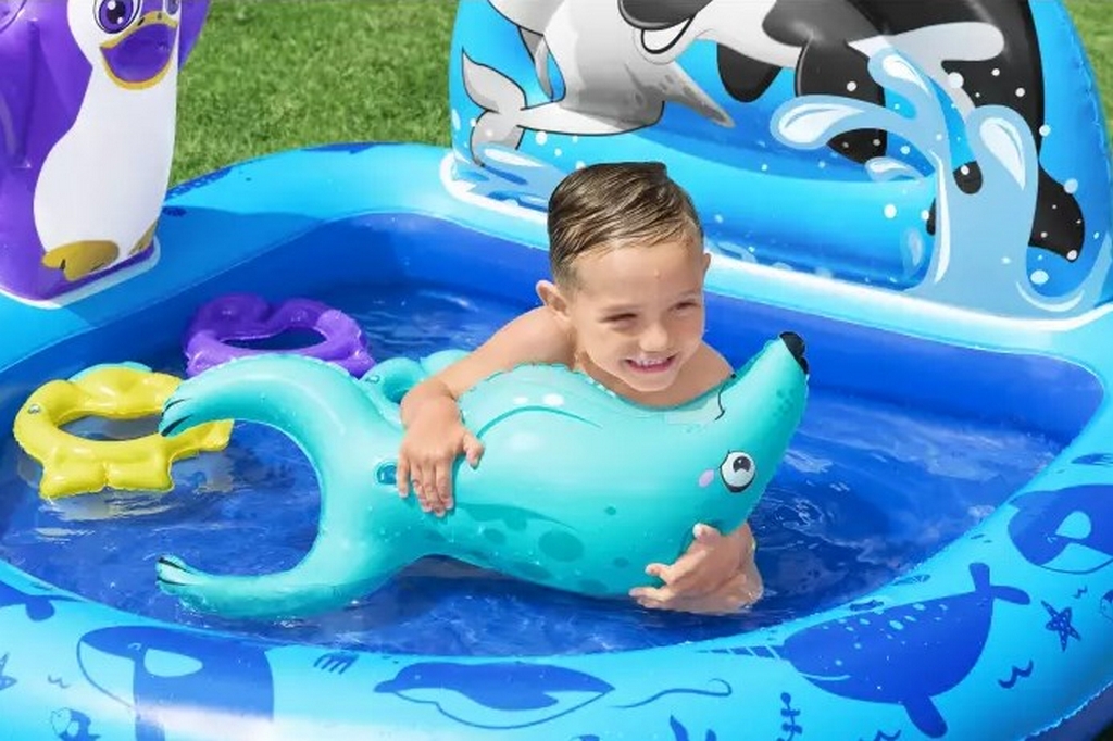 Детский надувной бассейн 134х131x73см, 84 л, от 2 лет Bestway Polar Pals, с игрушками 53156