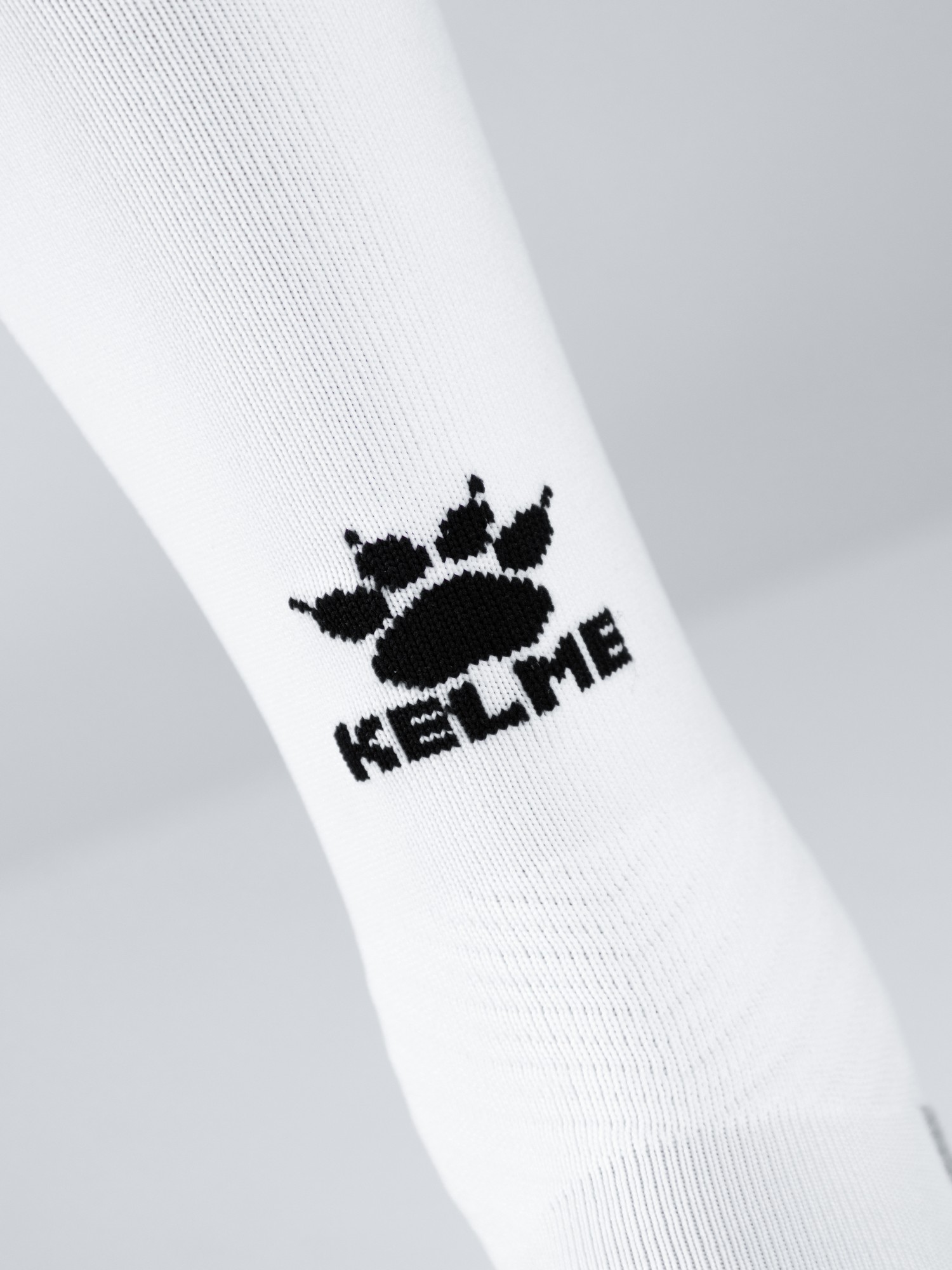 Детские гетры Kelme Children's Football Socks 8101WZ3001-103 White