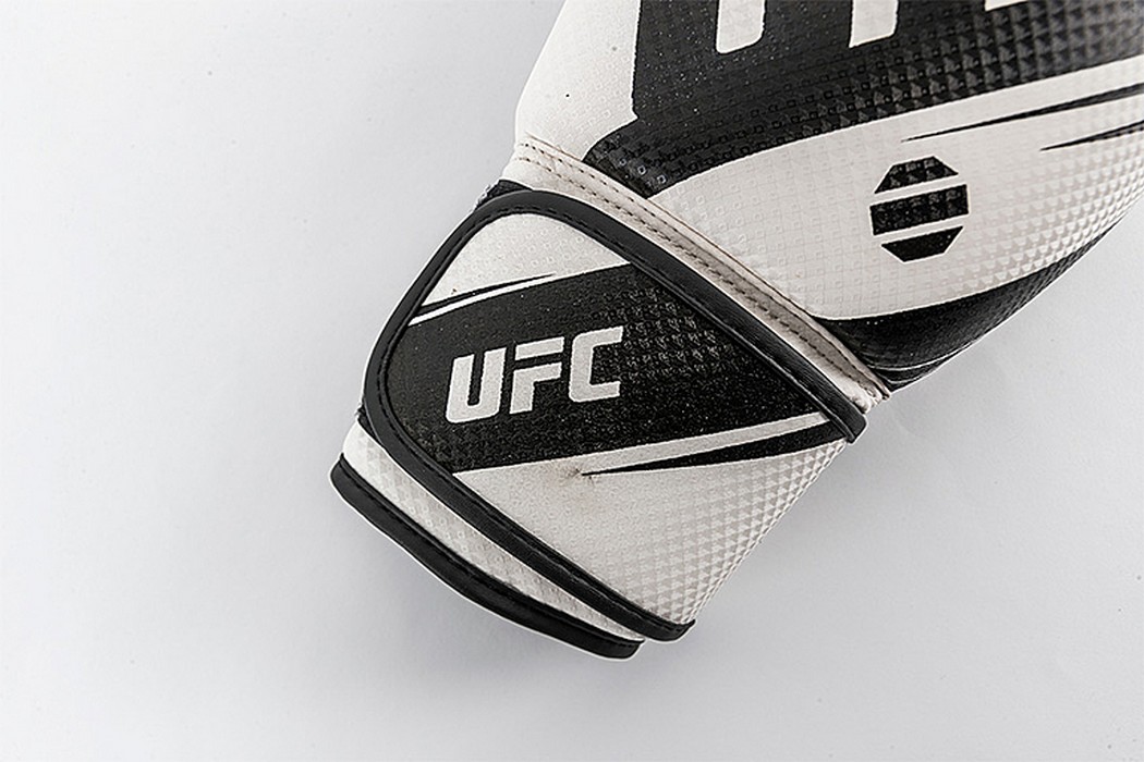 Боксерские перчатки UFC PRO Performance Rush White,14oz