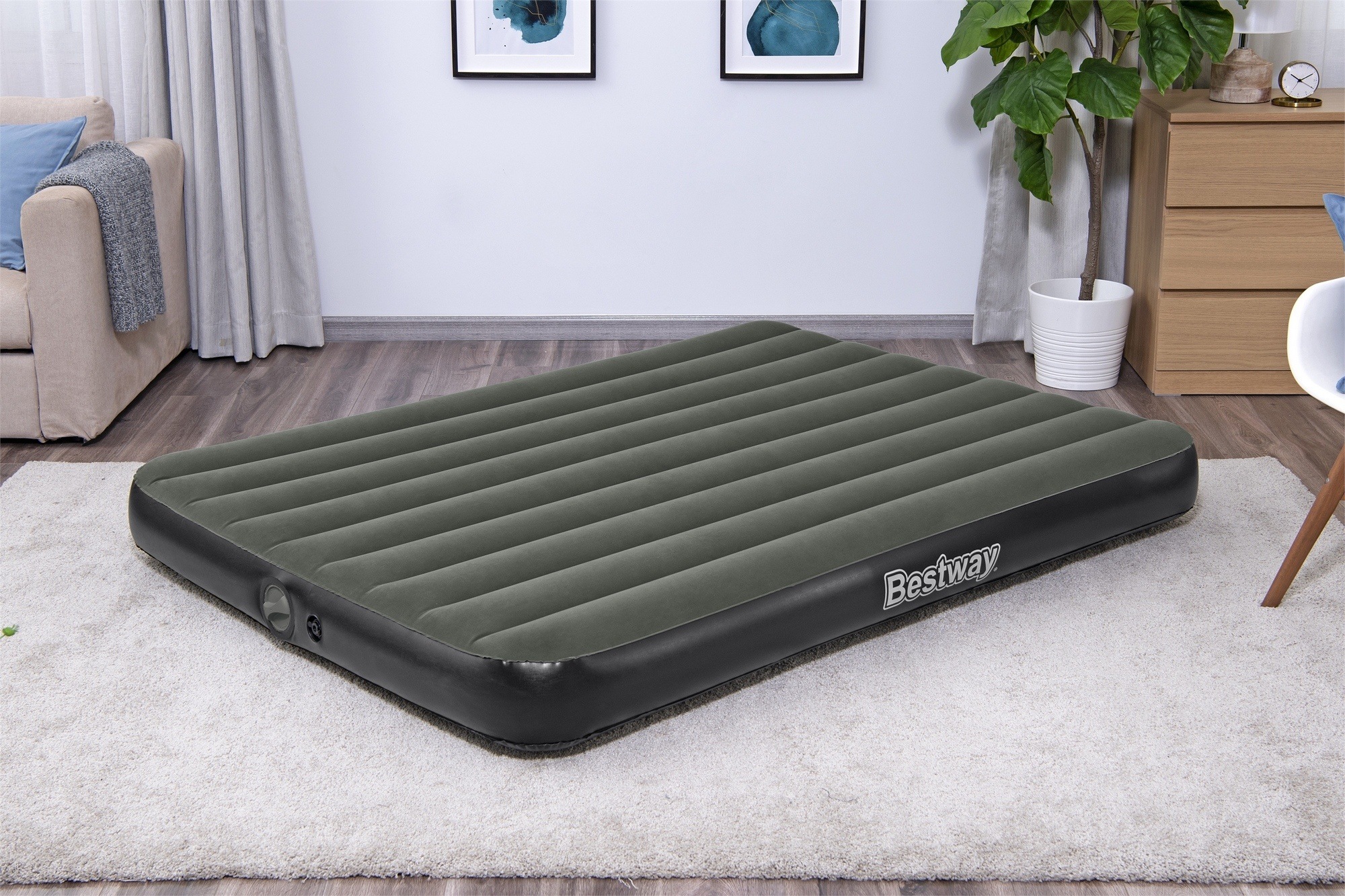 Надувной матрас Tritech 152x203x25см, со встр. USB насосом 3.7В, до 300кг Bestway 6716S