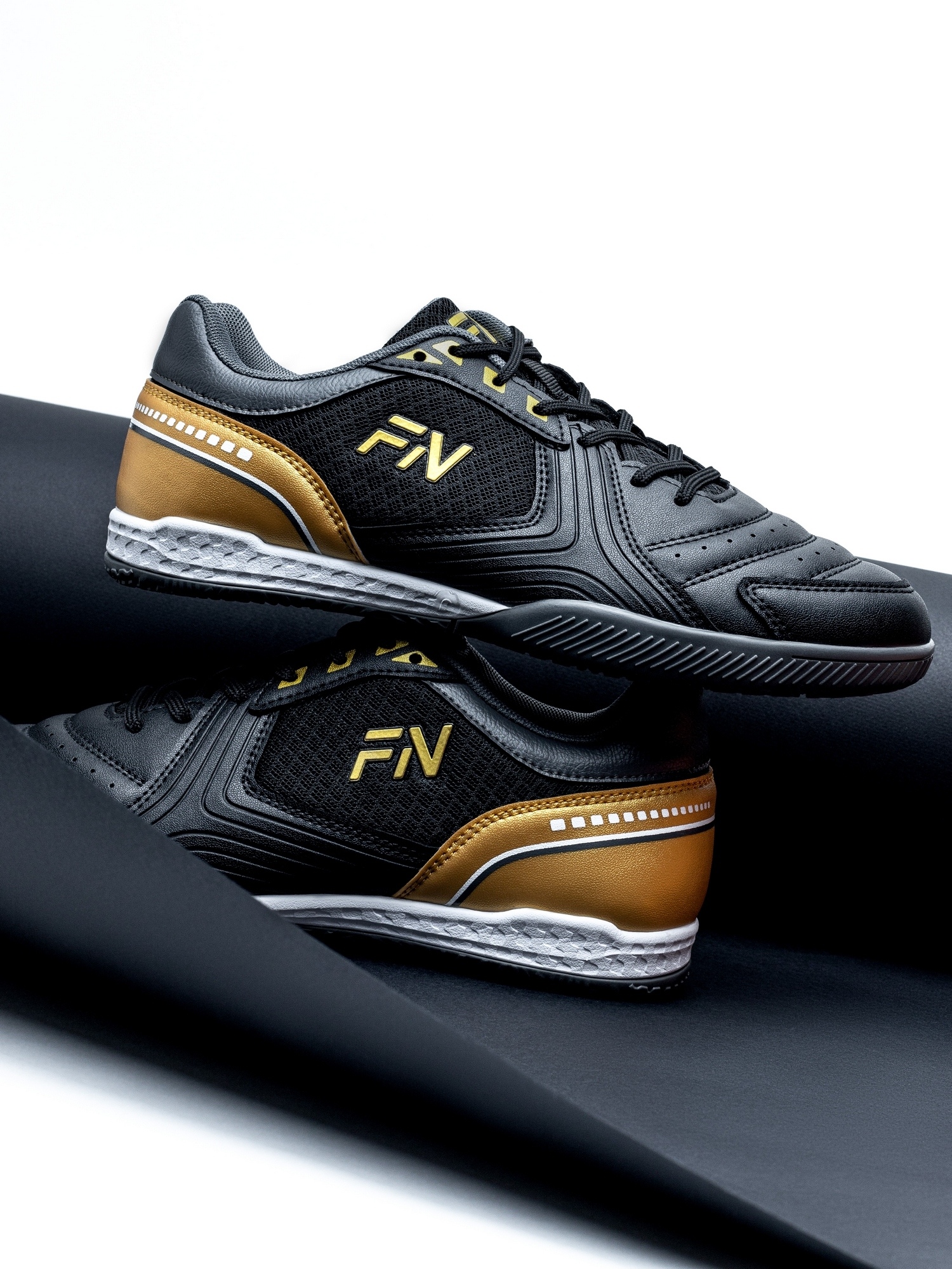 Футзалки FN Star (IN) FN5061004-037 Black\Gold