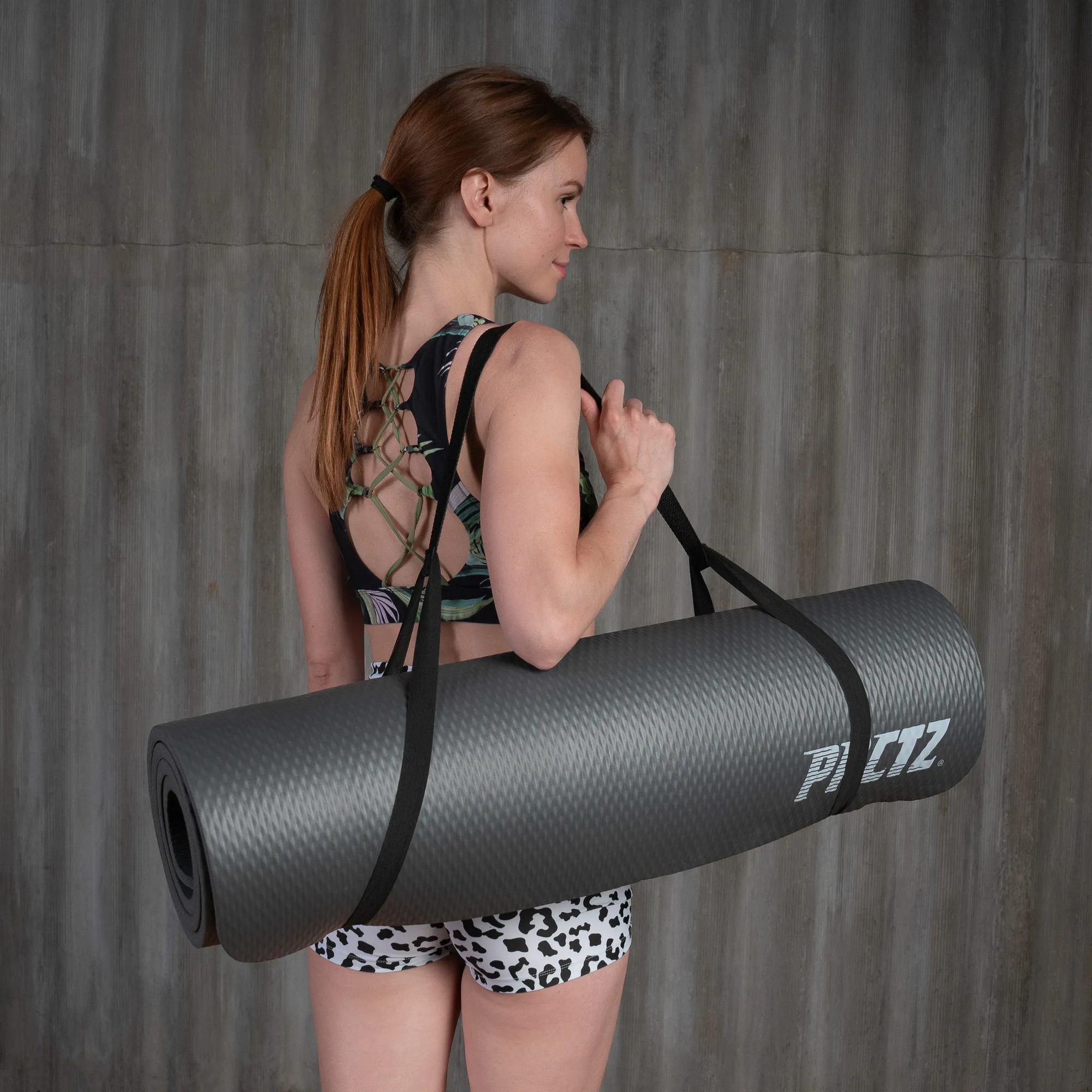 Коврик для фитнеса с ремнем-стяжкой 183х80х1,2см PRCTZ PREMIUM EXERCISE MAT PF2532