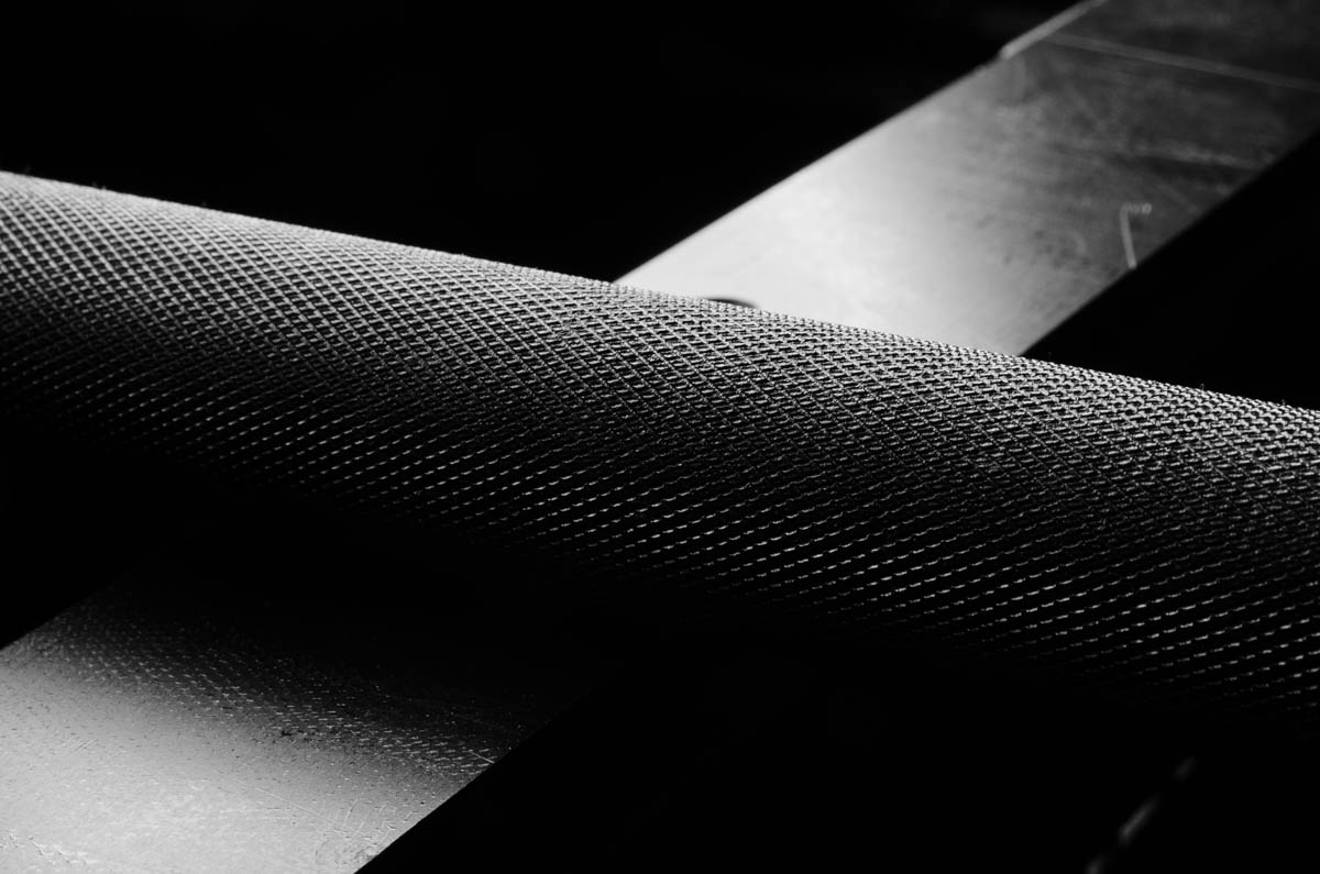 Гриф для штанги L201 см D50мм YouSteel Training Bar XF-15 красный+хром