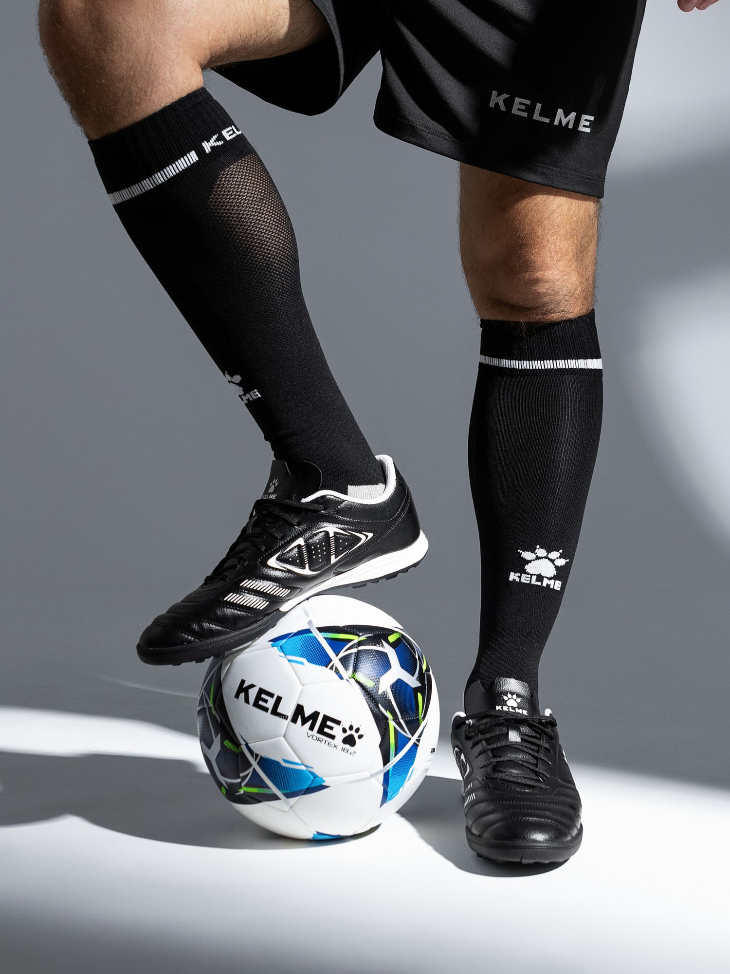 Гетры Kelme Adult Long Football Socks 8101WZ5001-003 Black