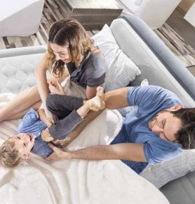 Надувная кровать Intex Headboard Airbed 152х236х86см со спинкой 64448