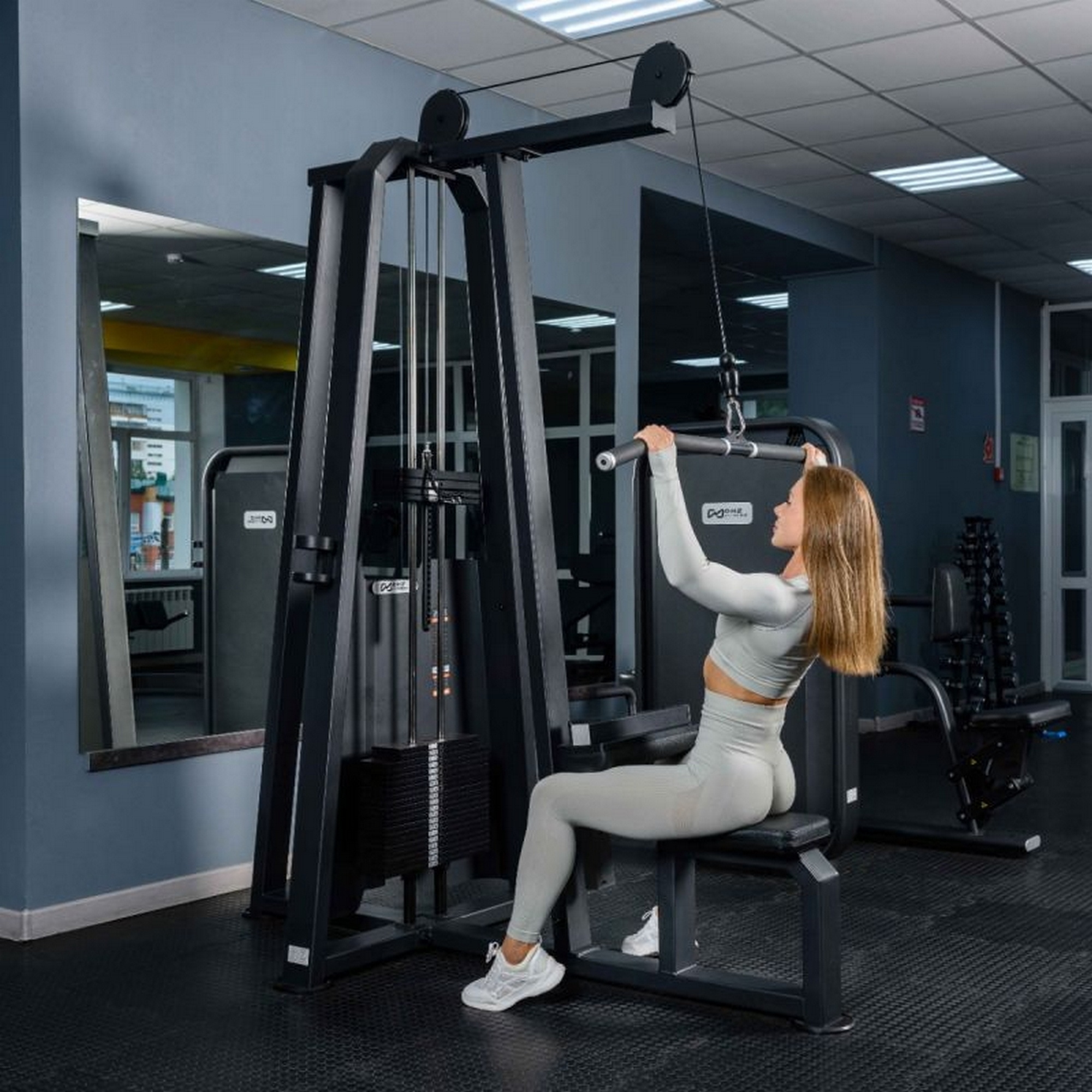 Вертикальный блок «Тяга сверху» DHZ U3012C, стек 109 кг | Premium Fitness