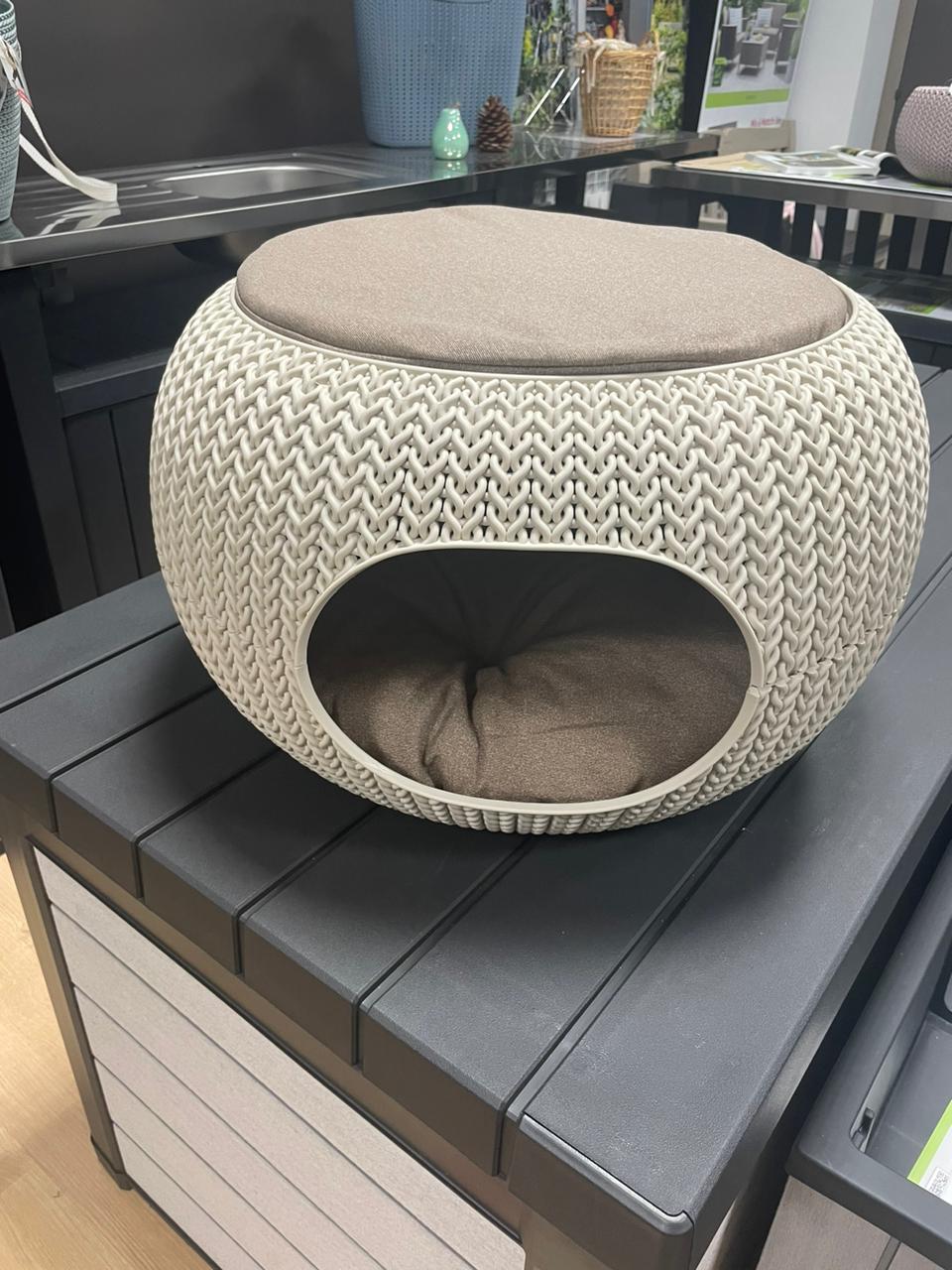 Лежанка для питомцев уютная Cozy Home Pet