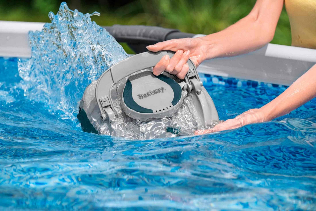 Беспроводной робот-пылесос для бассейнов AquaTronix Pro G150 Bestway 58960 BW