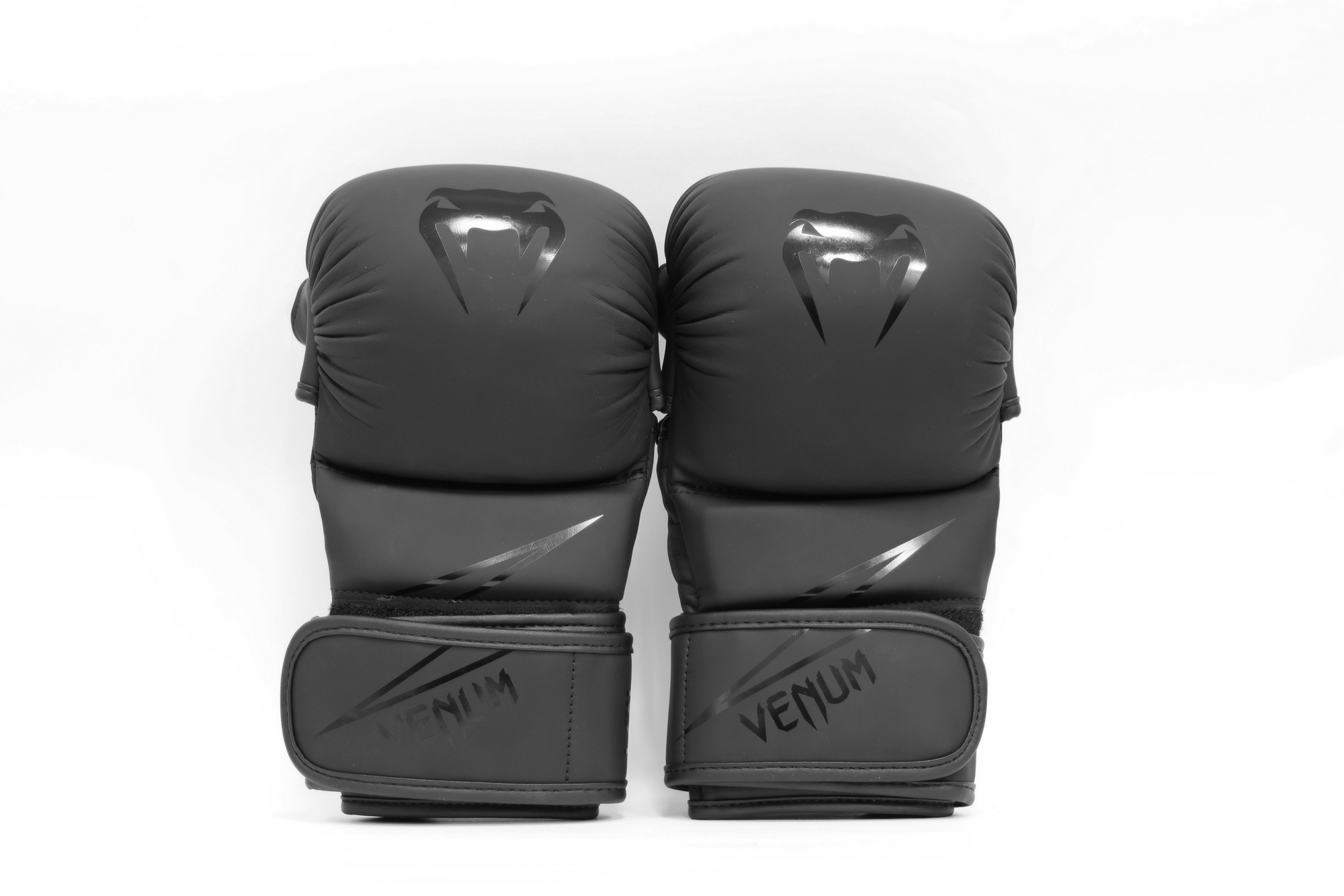 Перчатки MMA Venum Rumble Sparring 05094-114 черный