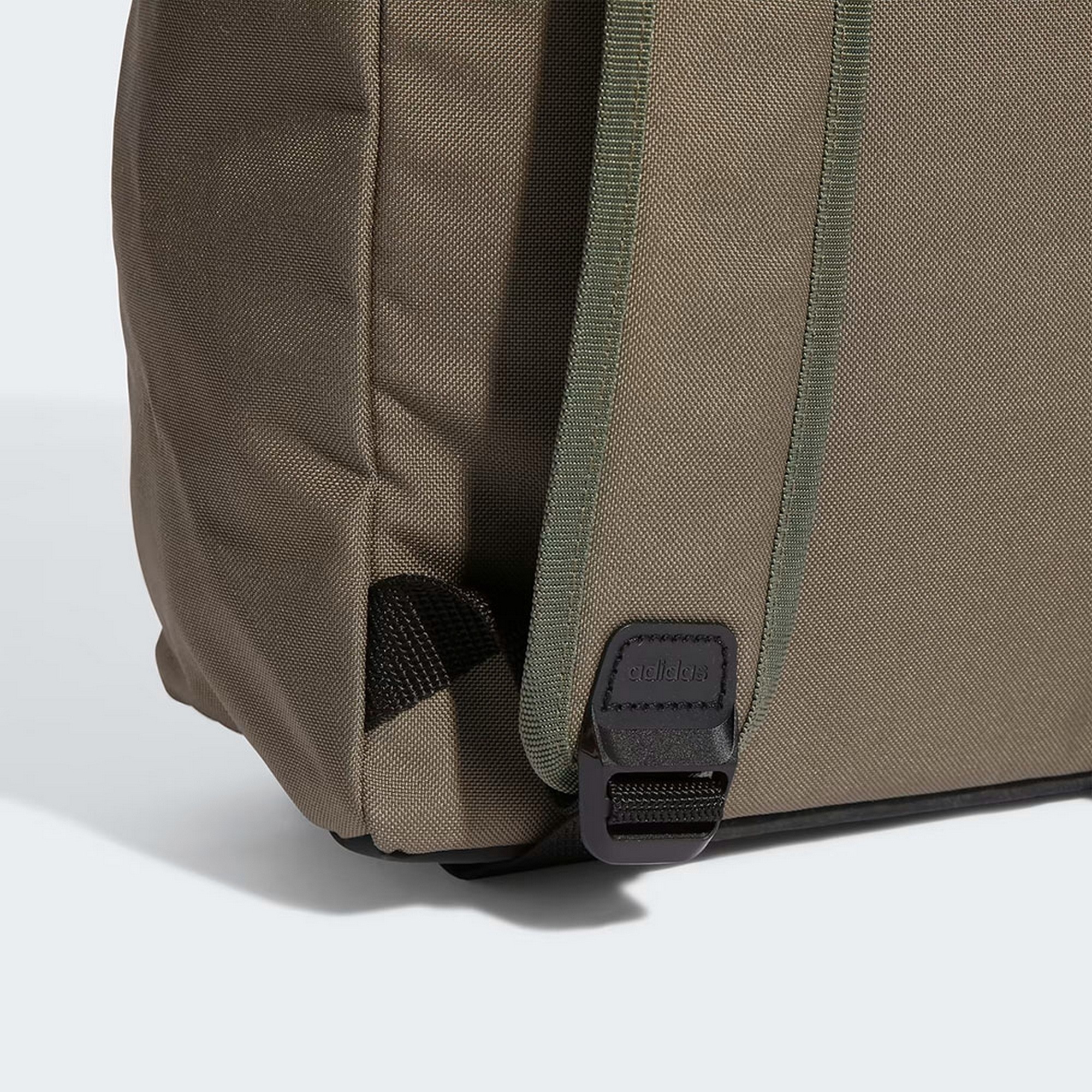 Рюкзак спортивный 46x27x15см, 20л Adidas Classic Foundation HR5341 Темно-коричневый