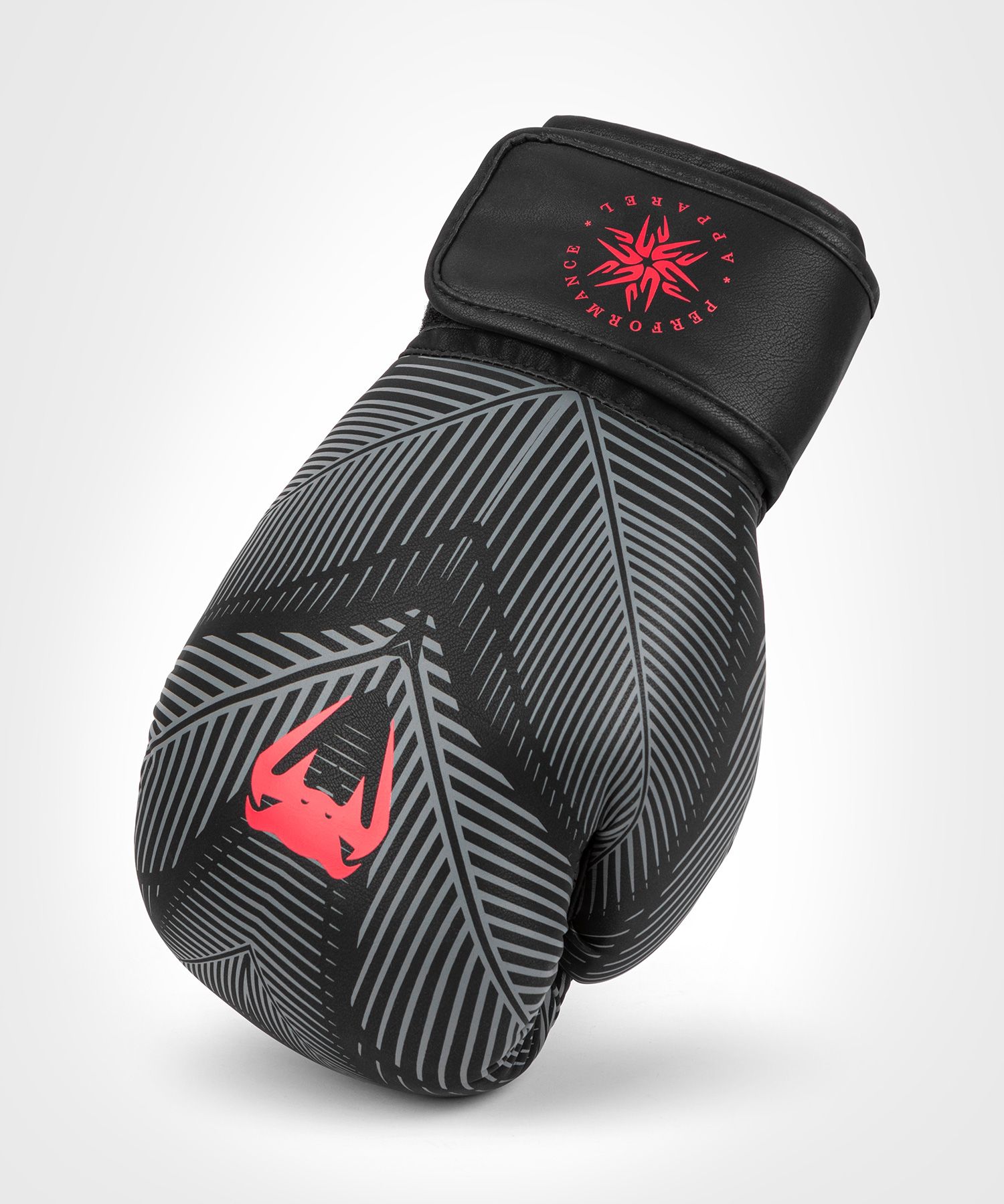 Перчатки Venum Phantom 04700-100-10oz черный\красный