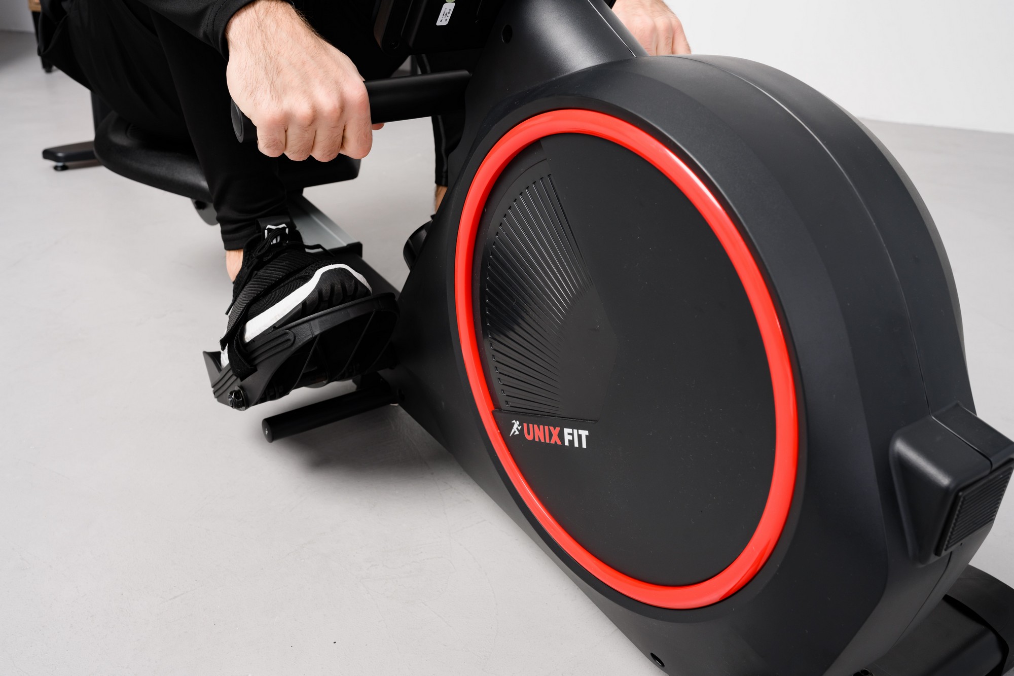 Гребной тренажер UnixFit Techno Rower 410 RMTF410