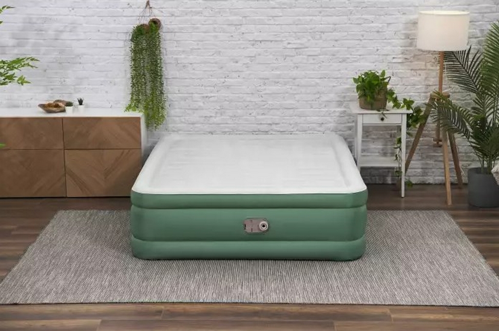 Надувная кровать 203х152х46см встр.насос 220В, до 300кг Bestway ToughLite 69646