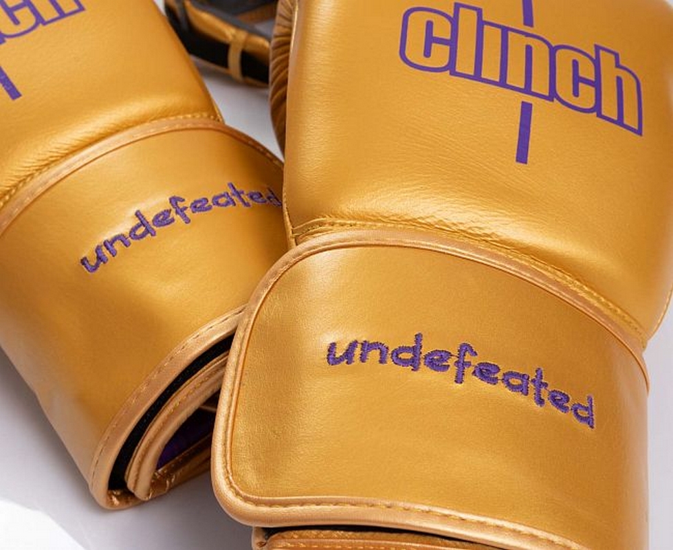 Перчатки боксерские Clinch Undefeated C161 золотой
