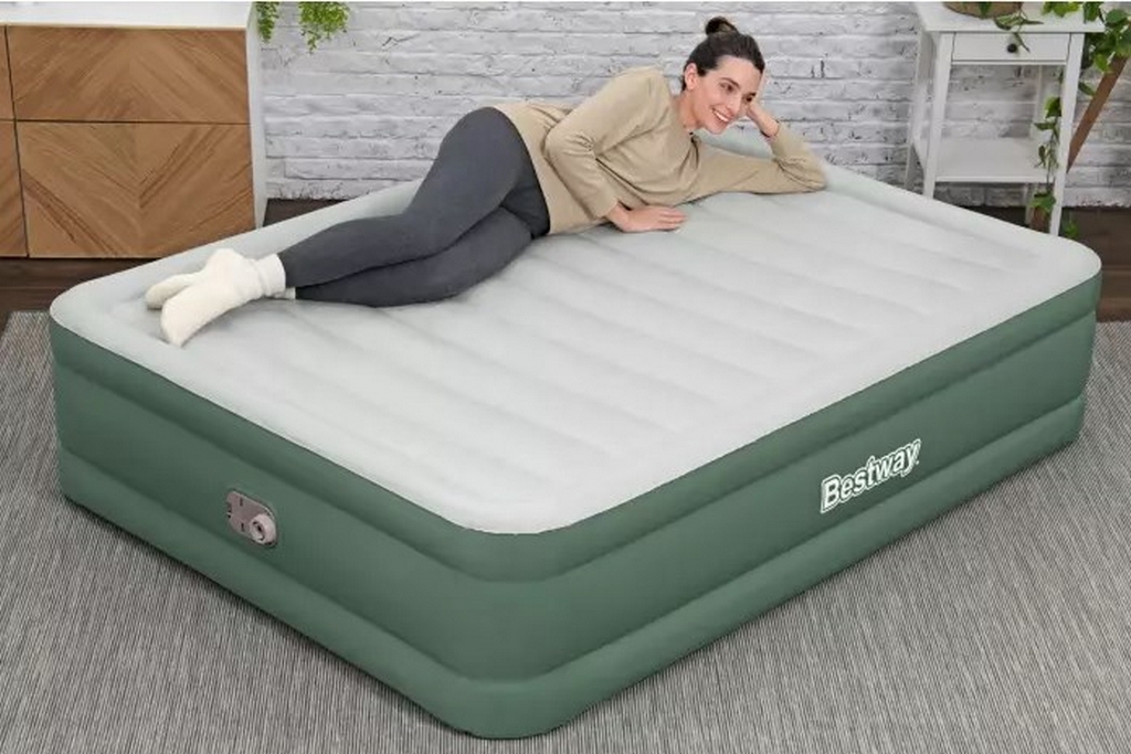 Надувная кровать 203х152х46см встр.насос 220В, до 300кг Bestway ToughLite 69646