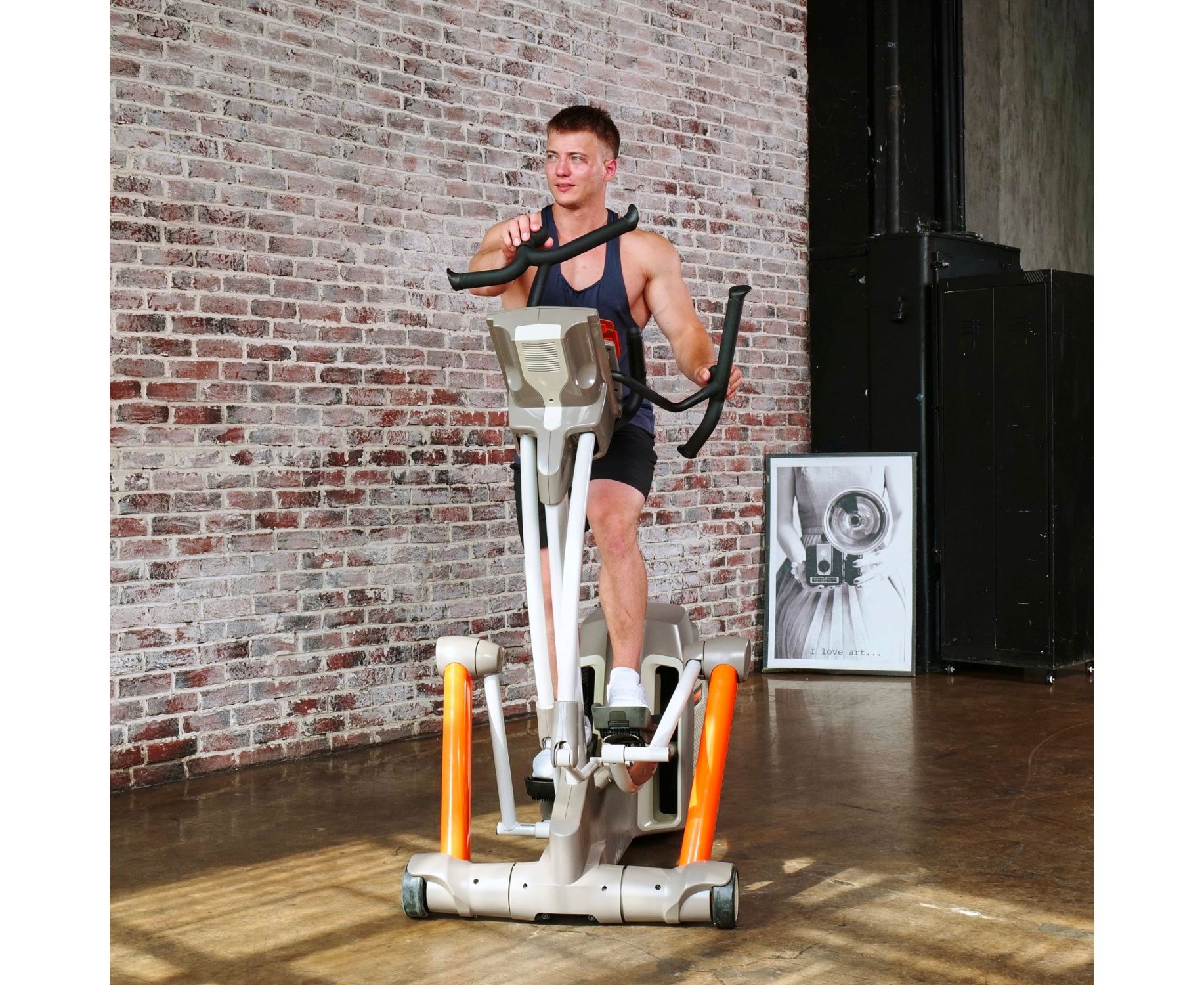 Эллиптический тренажер DFC Yowza Captiva E-GTX1000