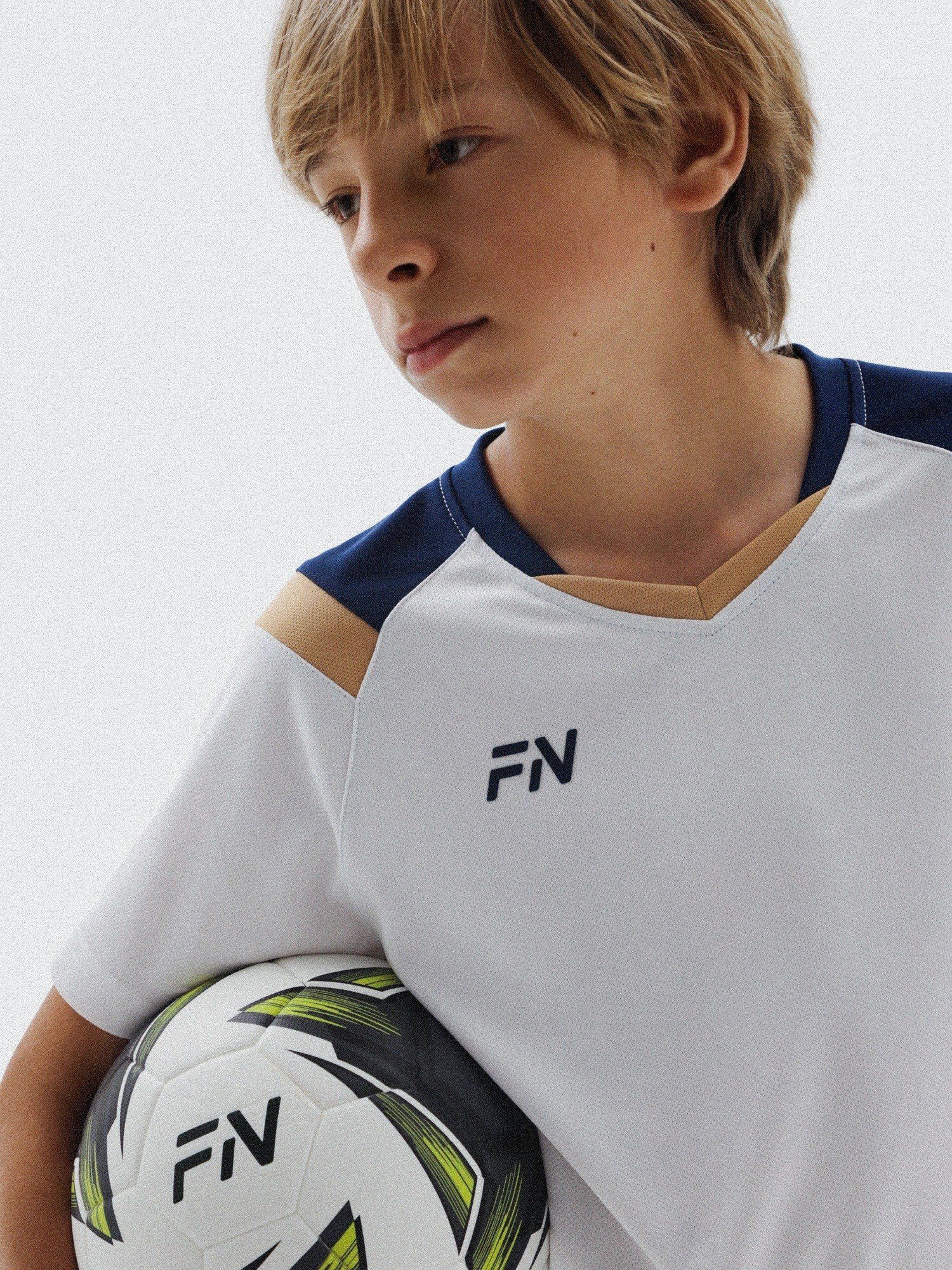 Детская футбольная форма FN Orbital Kid KFN4261019-104 White\Dark Blue