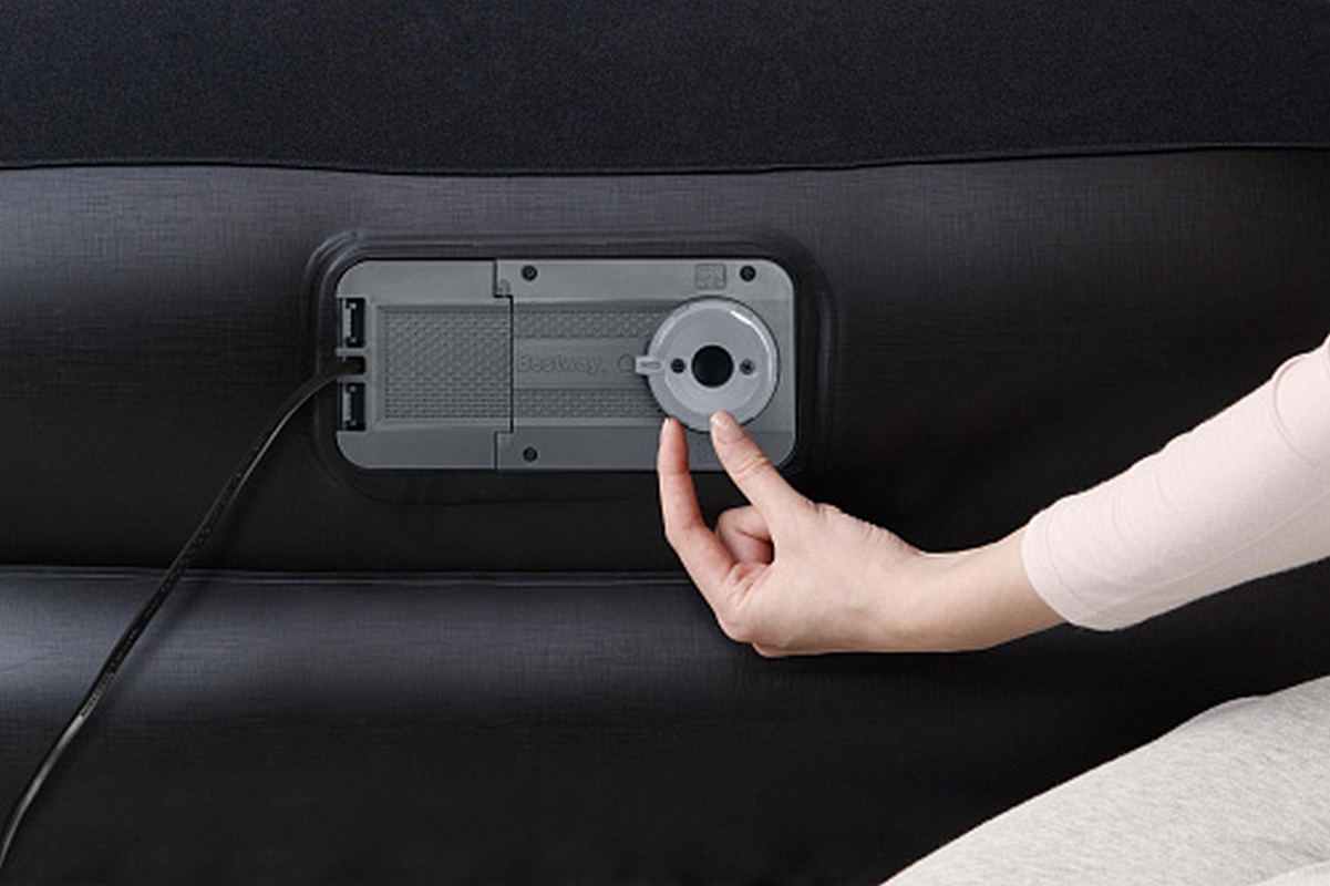Кровать надувная 2-х ярусная 203x152x46см с подголовником флок насос Bestway 67403 черный