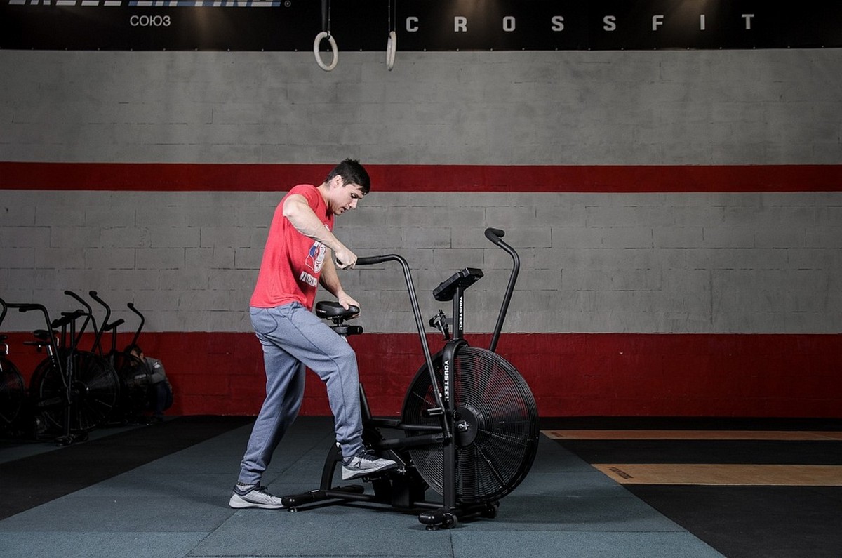 Велотренажер YouSteel AirBike