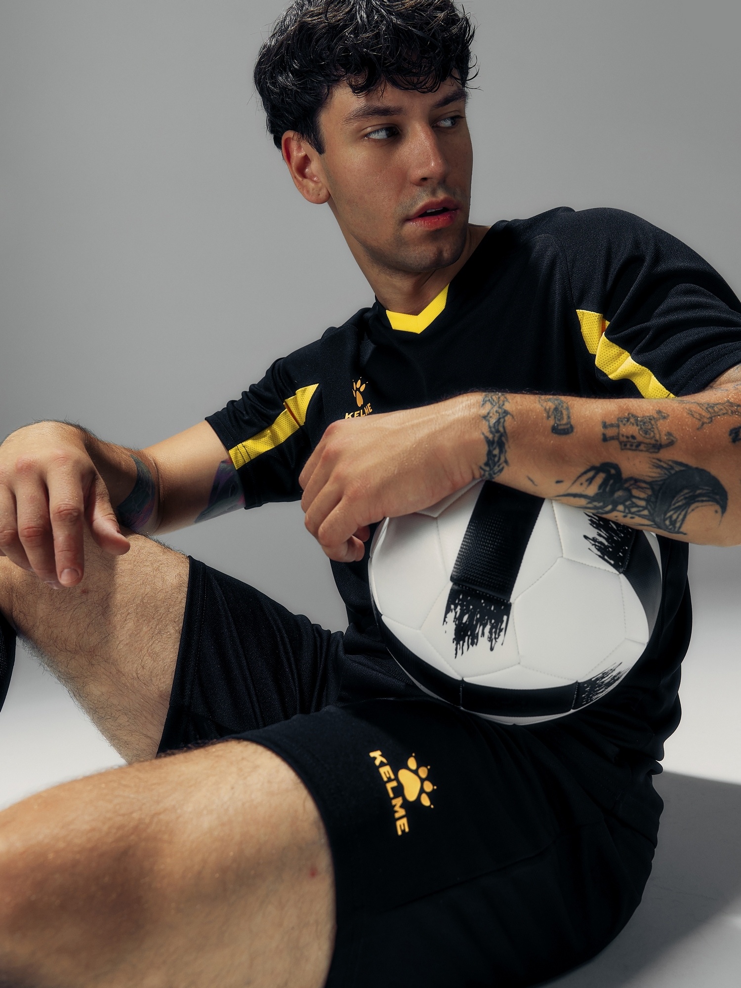 Футбольная форма Kelme Football Suit 7351ZB1129-005 Black\Yellow