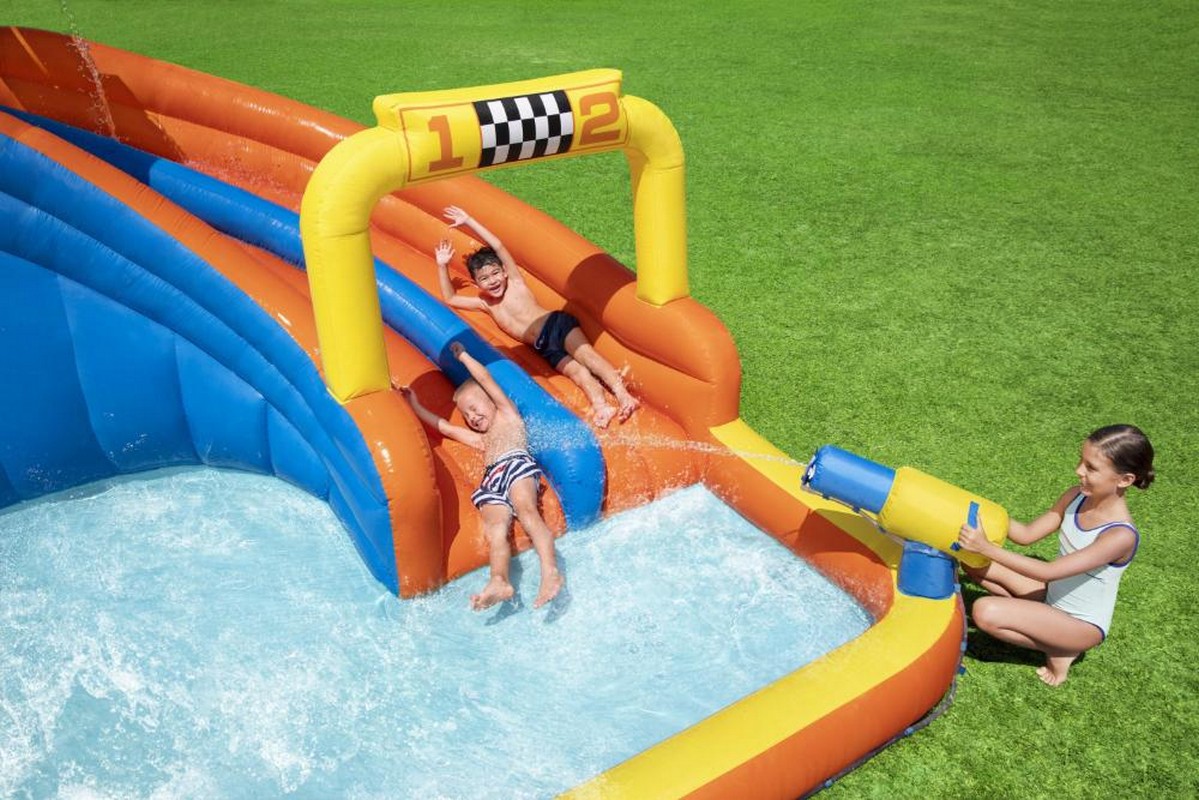Игровой центр 551х502х265см Bestway Super Speedway с 2-ой горкой 53377