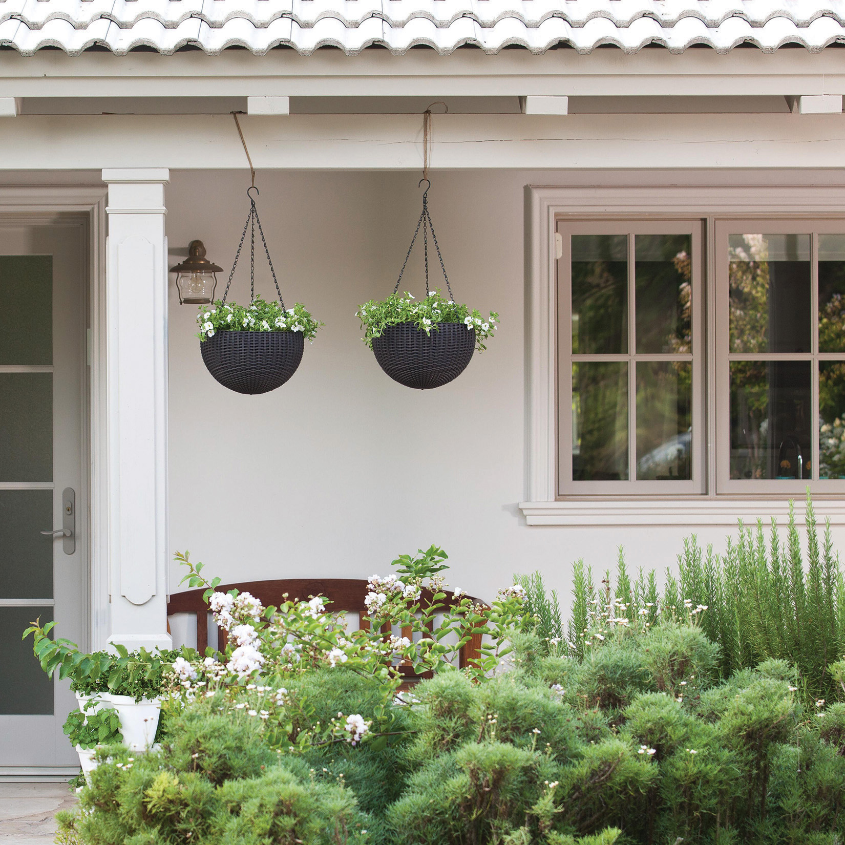 Подвесное кашпо, цвет графит Keter Rattan Hanging