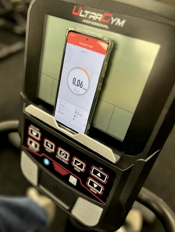 Велотренажер вертикальный профессиональныи UltraGym̆ UG-B001