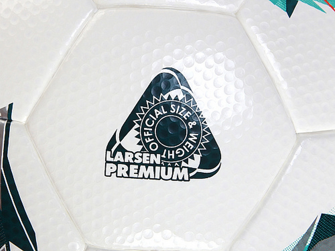 Мяч футбольный Larsen Derby