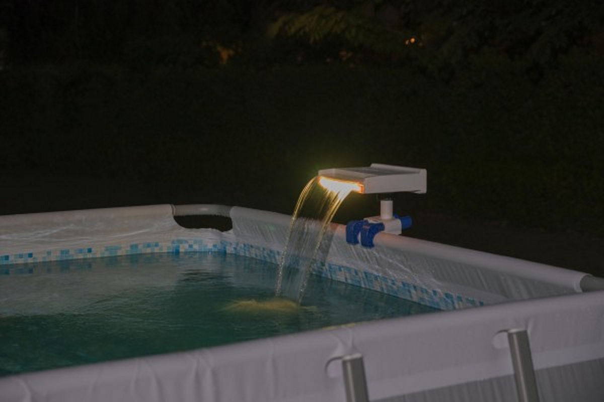 Водопад для бассейна с цветной Led подсветкой, для фильтр-насосов от 2006 до 11355 л/ч Bestway 58619