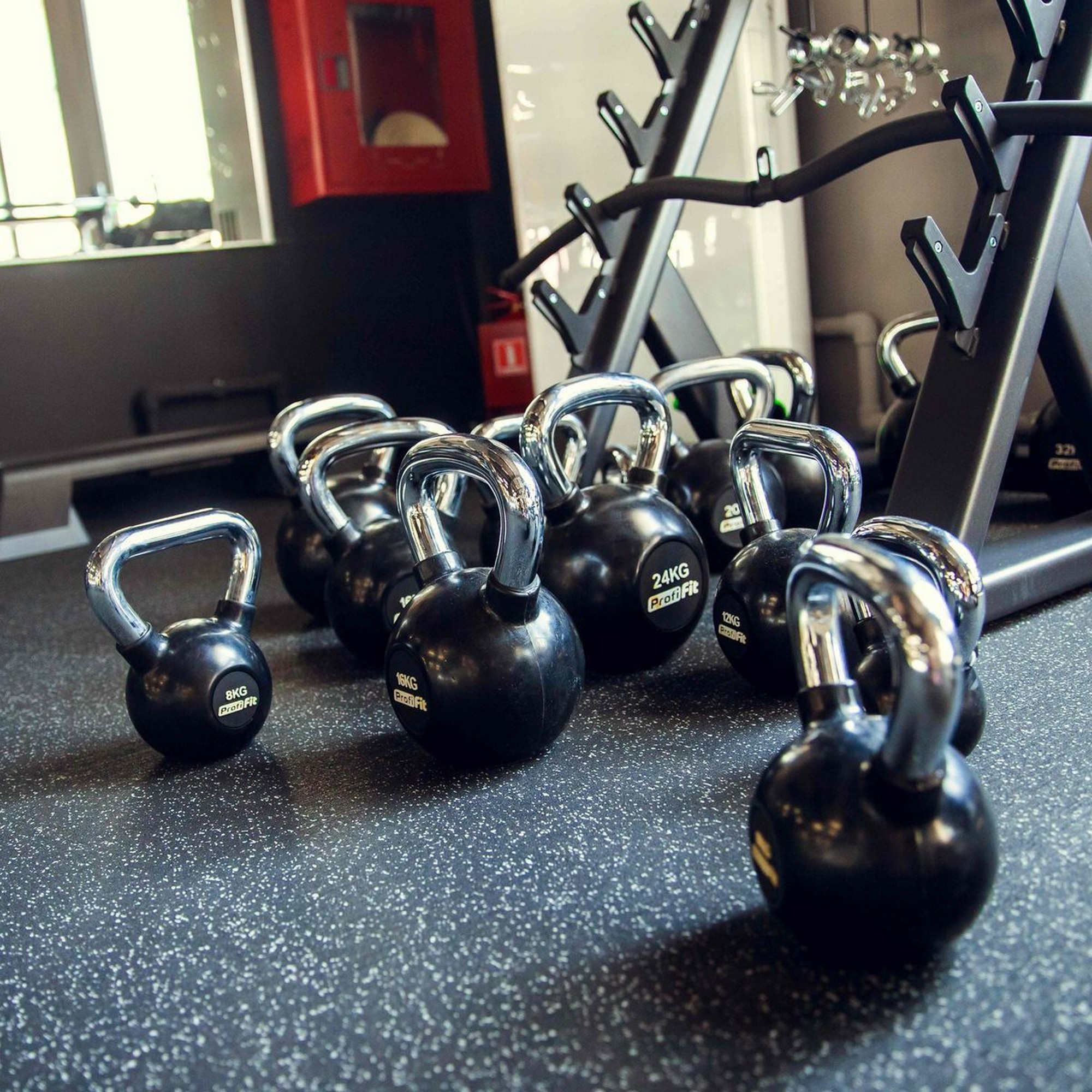 Гиря обрезиненная с хромированной ручкой 18кг Profi-fit